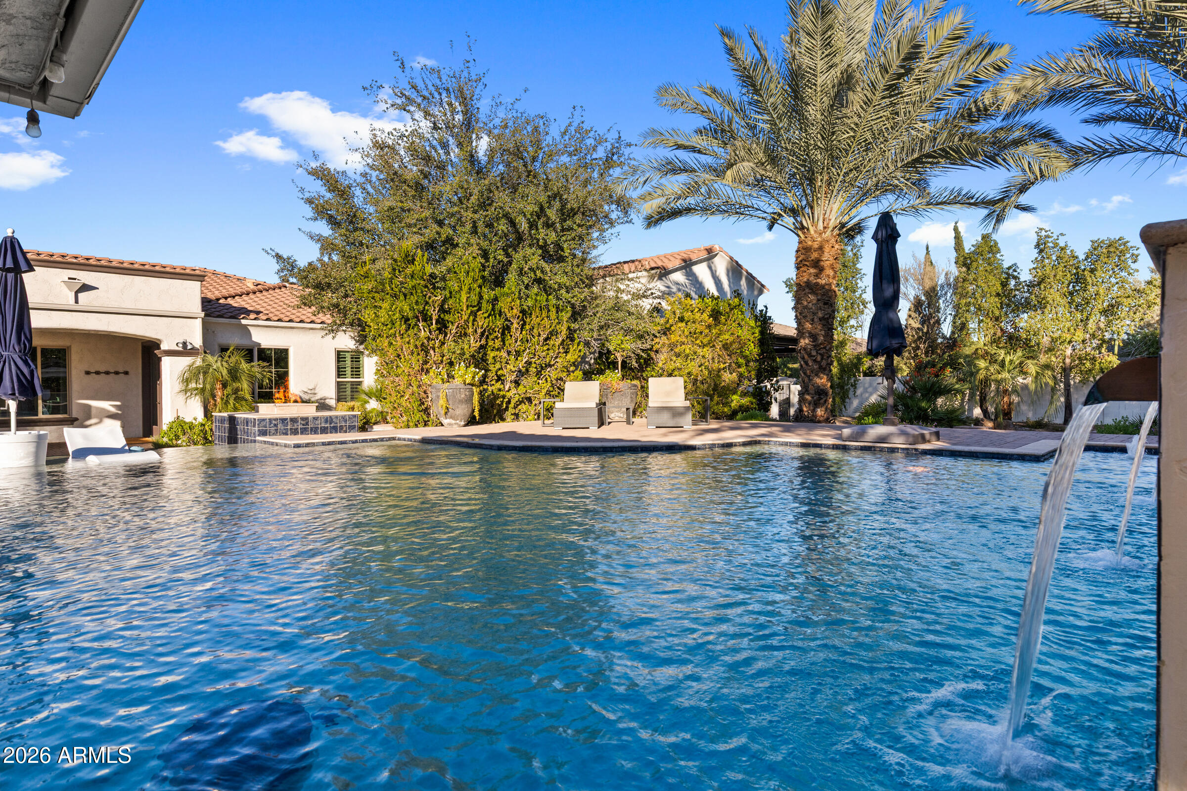 2923 E FRUITVALE Avenue