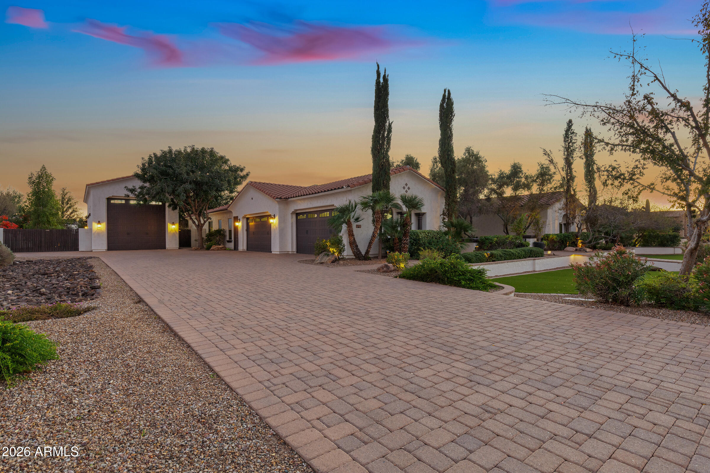 2923 E FRUITVALE Avenue