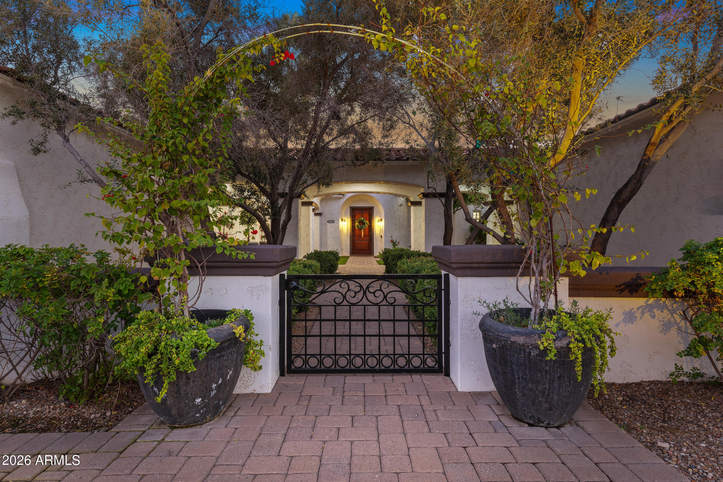 2923 E FRUITVALE Avenue