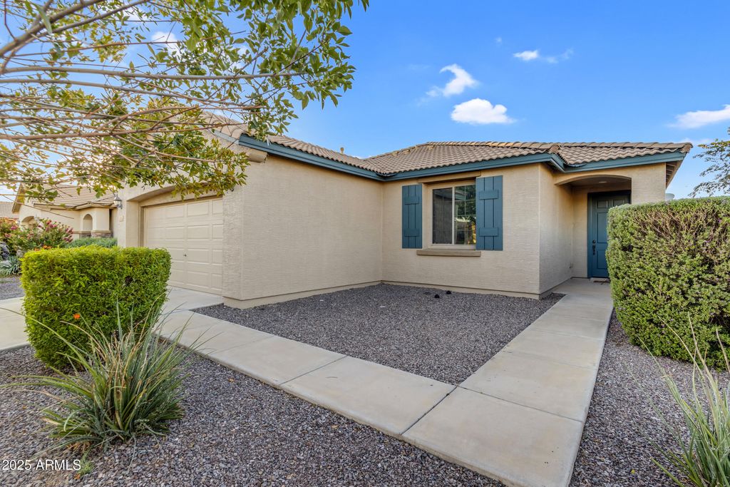 Photo of 1124 W Stephanie Lane, San Tan Valley, AZ 85143 (MLS # 6934300)