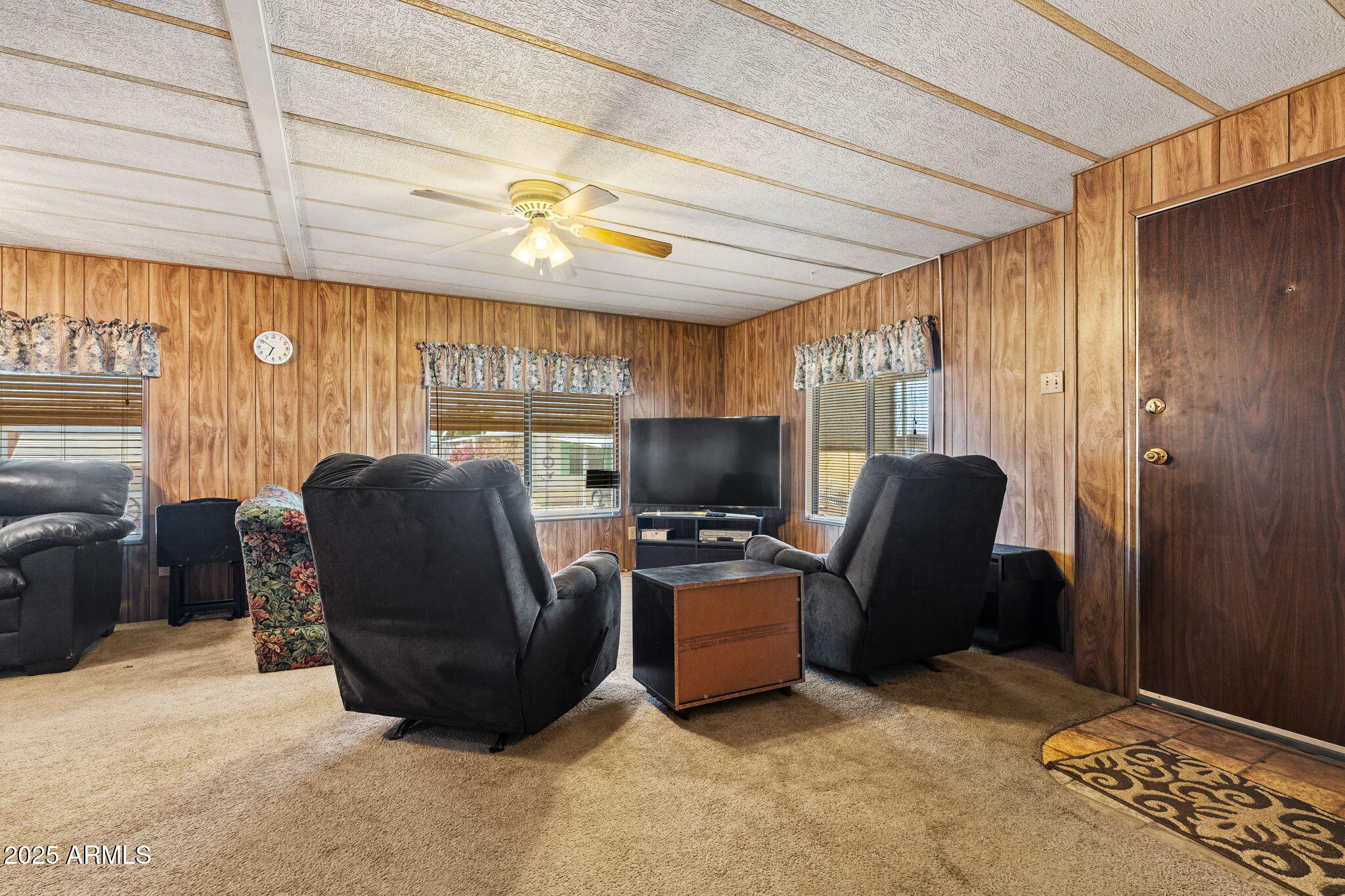 2609 W Southern Avenue 279