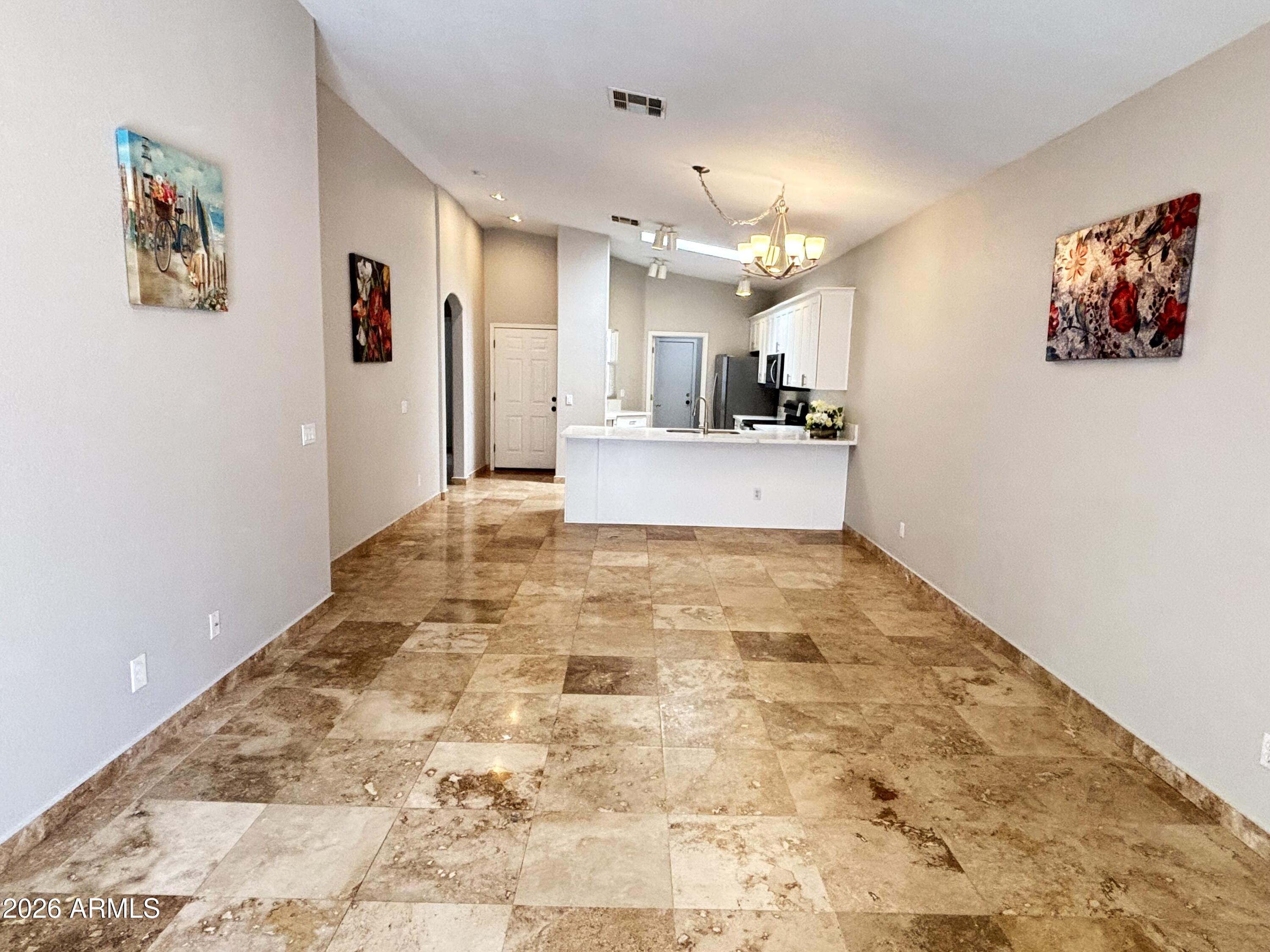 62 S Valencia Place