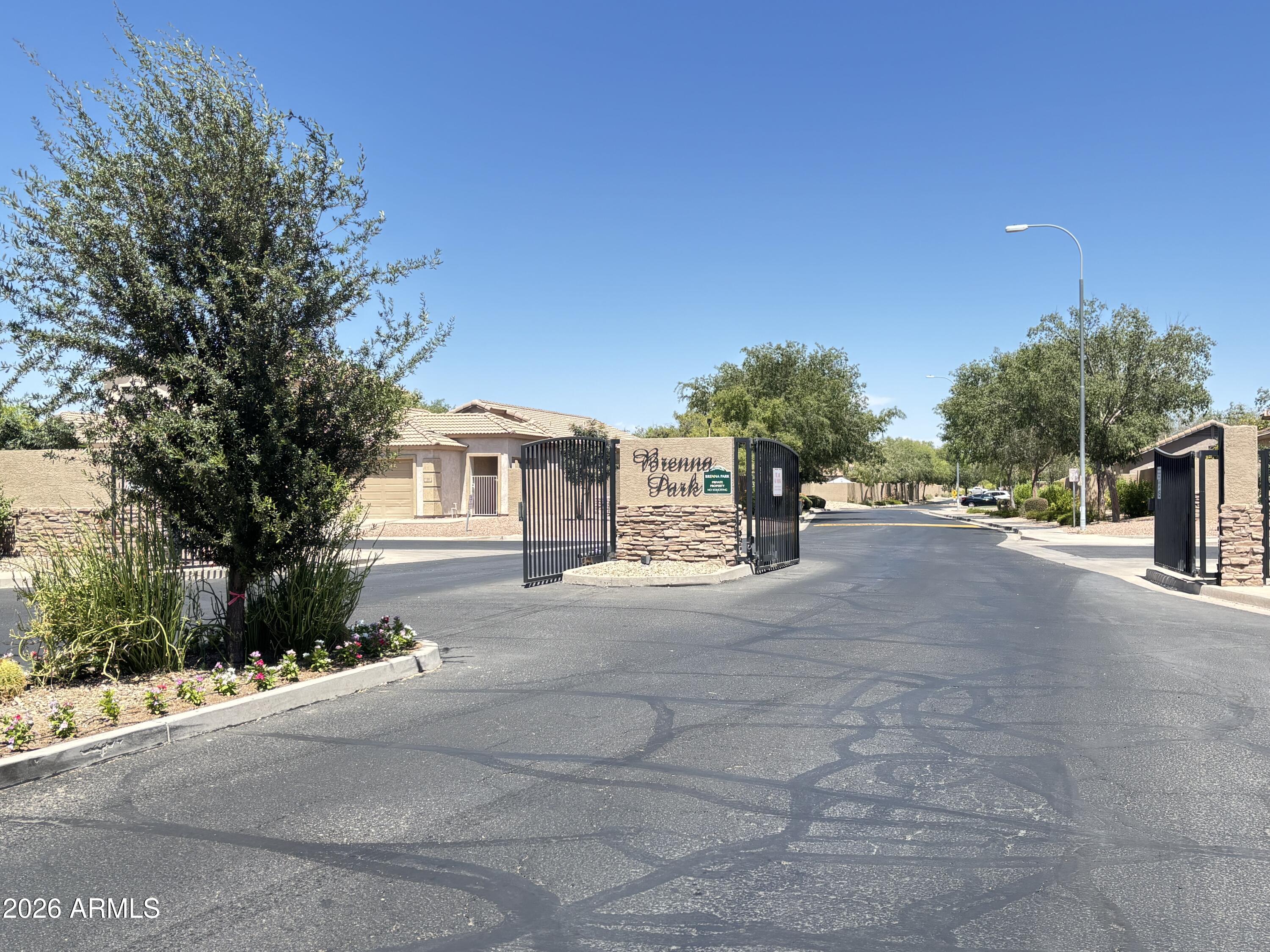 62 S Valencia Place