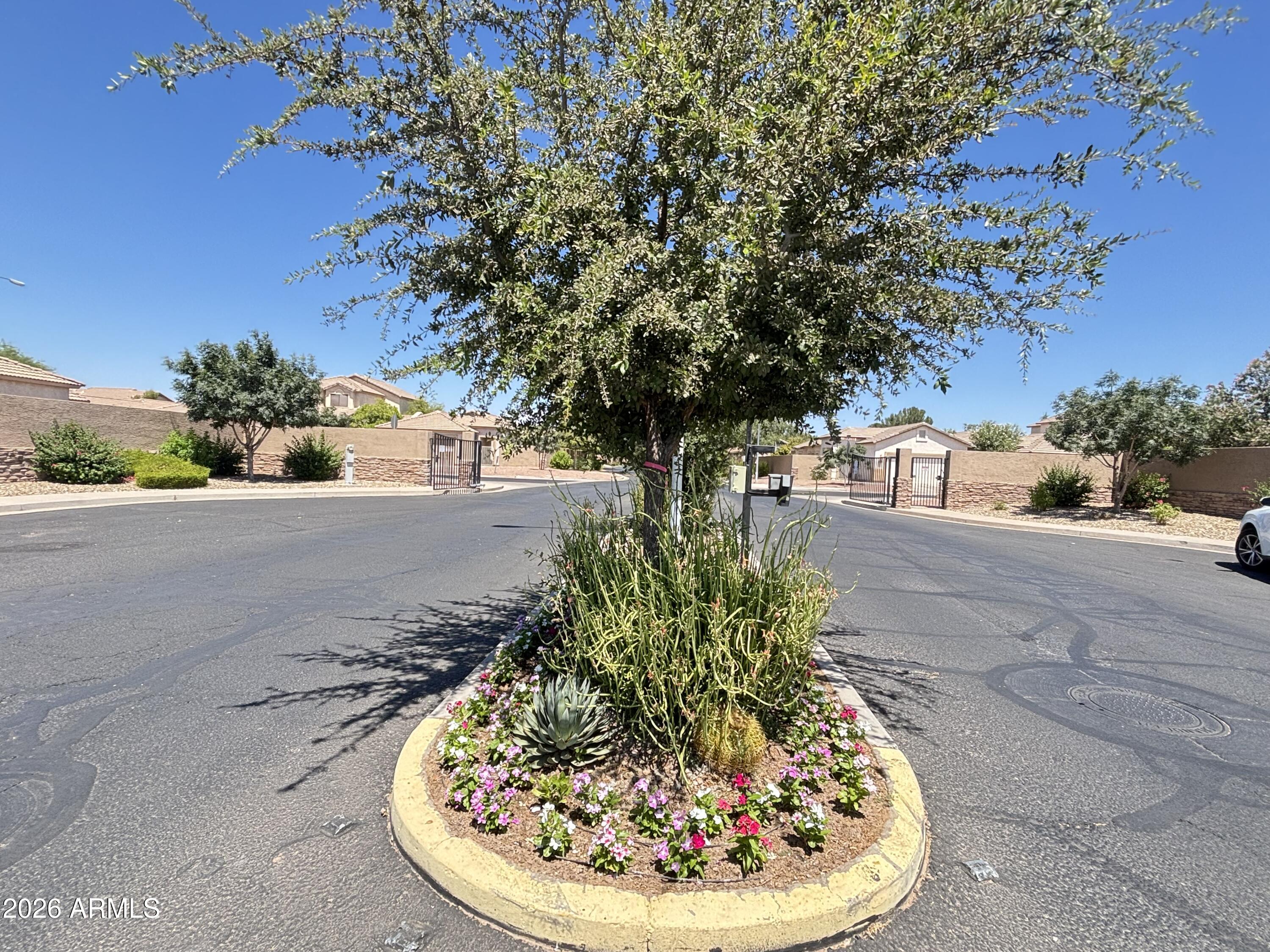 62 S Valencia Place