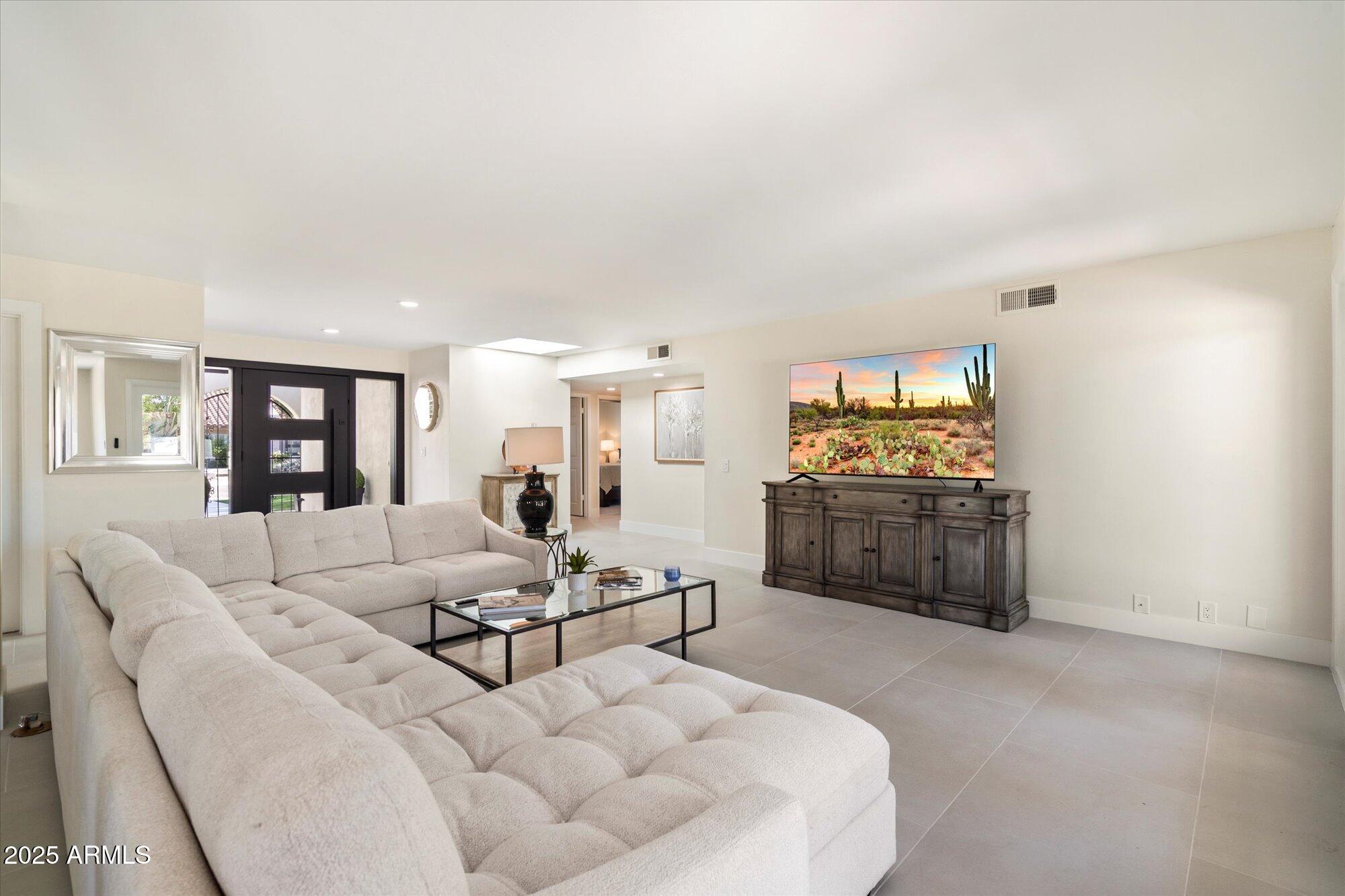 8338 E SAN RAFAEL Drive