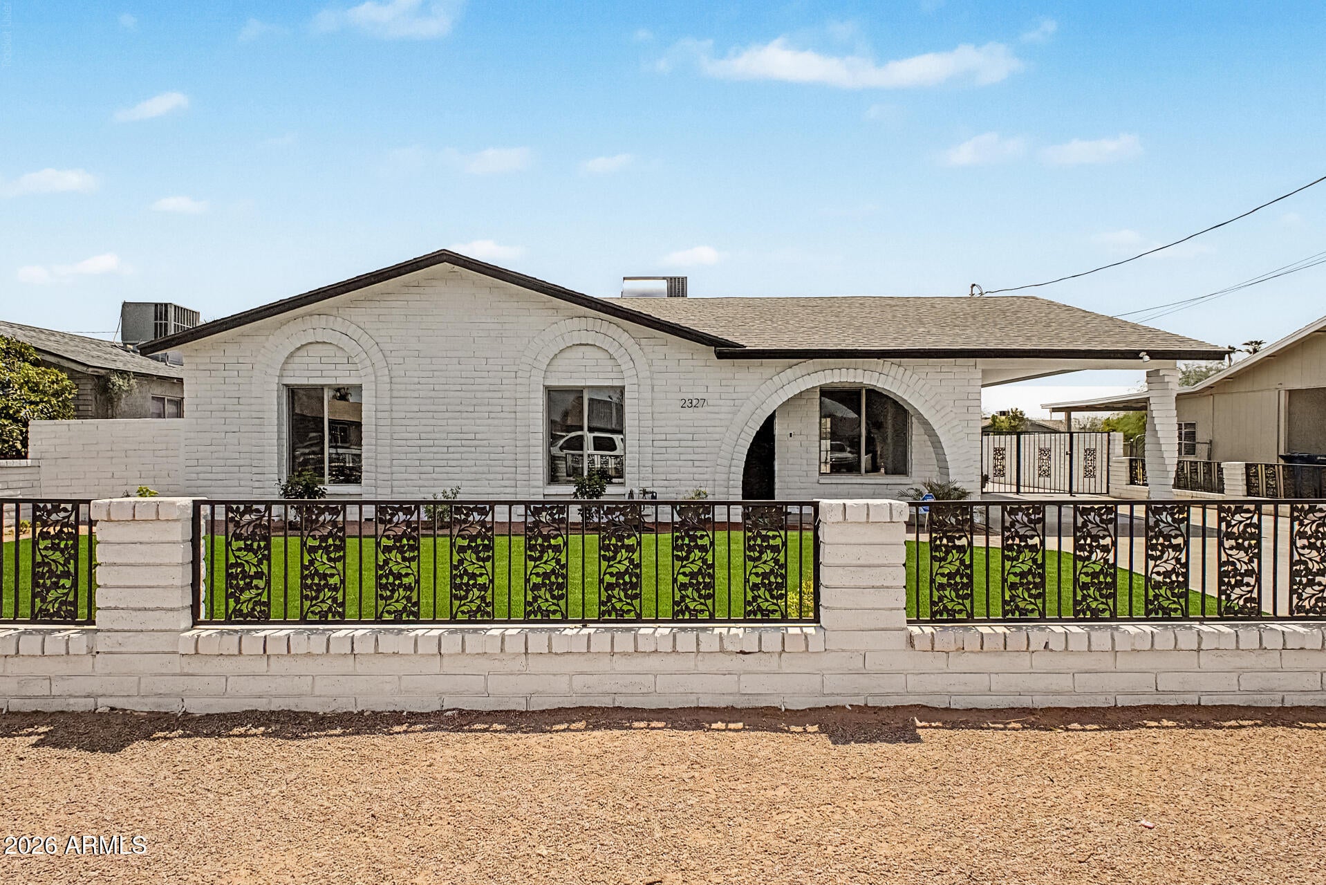 2327 E VICTORY Drive