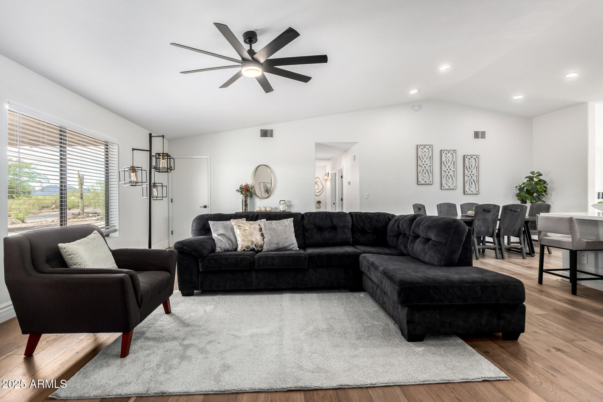 1737 S MOUNTAIN VIEW Road