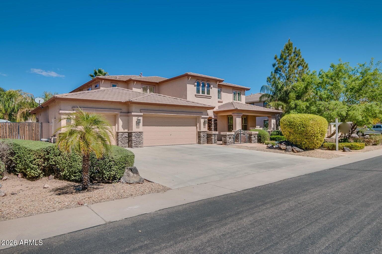 2892 E BEECHNUT Place