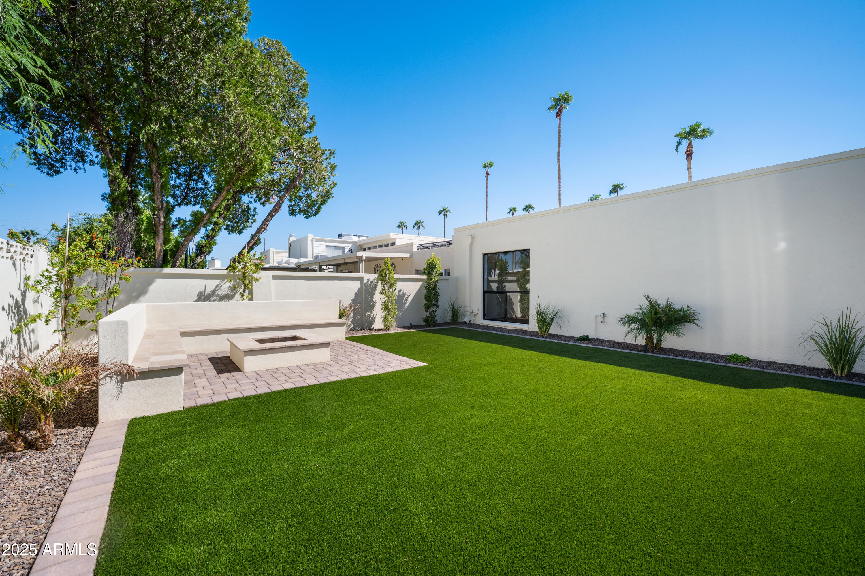 8722 E DEVONSHIRE Avenue