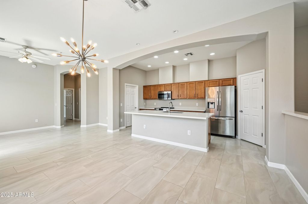 Photo of 42424 N Gavilan Peak Parkway #7206, Anthem, AZ 85086 (MLS # 6909212)