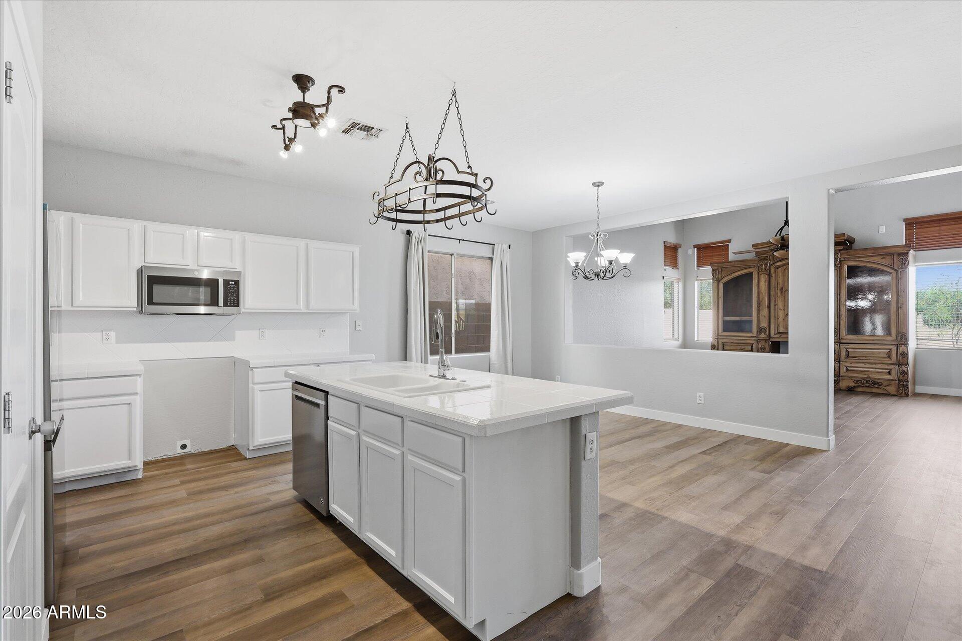 Search Homes 3 405 E HAROLD Drive