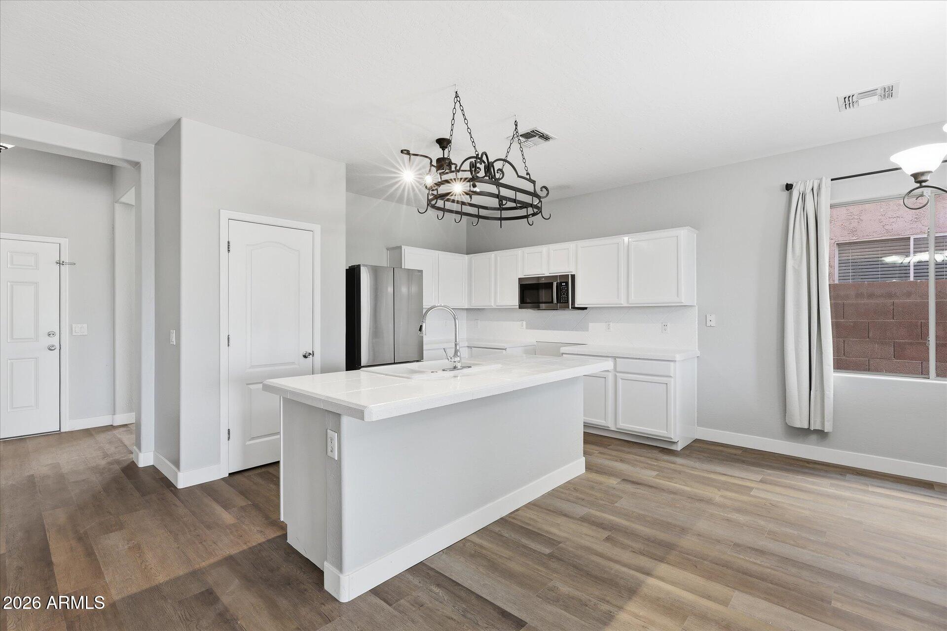 Search Homes 4 405 E HAROLD Drive