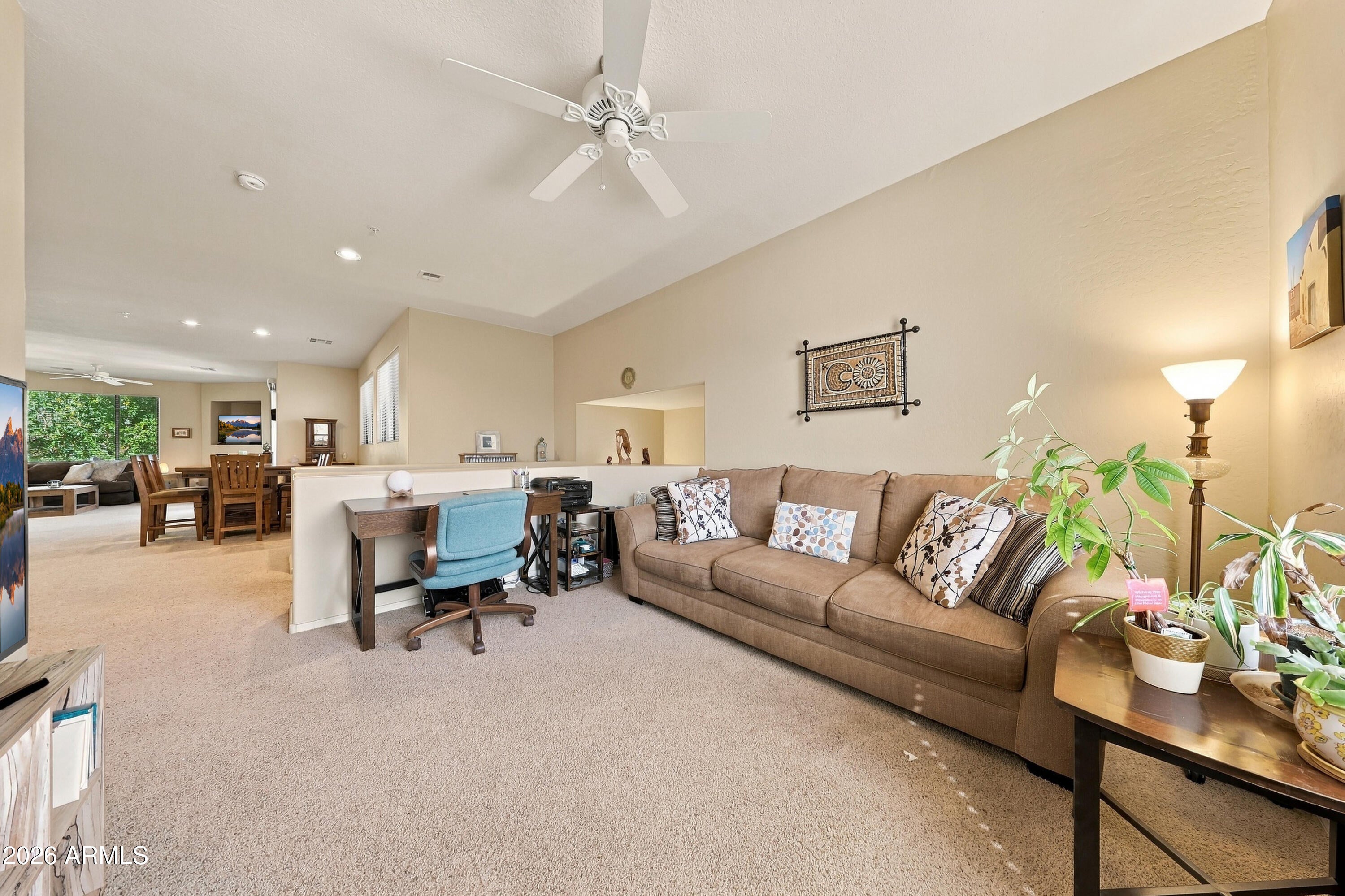 705 W QUEEN CREEK Road 2042