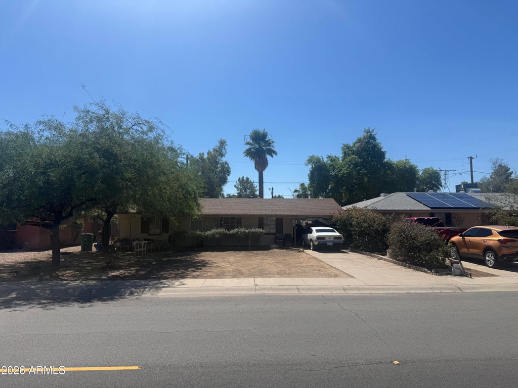 Photo of 27 E Loma Linda Boulevard, Goodyear, AZ 85338 (MLS # 7085106)