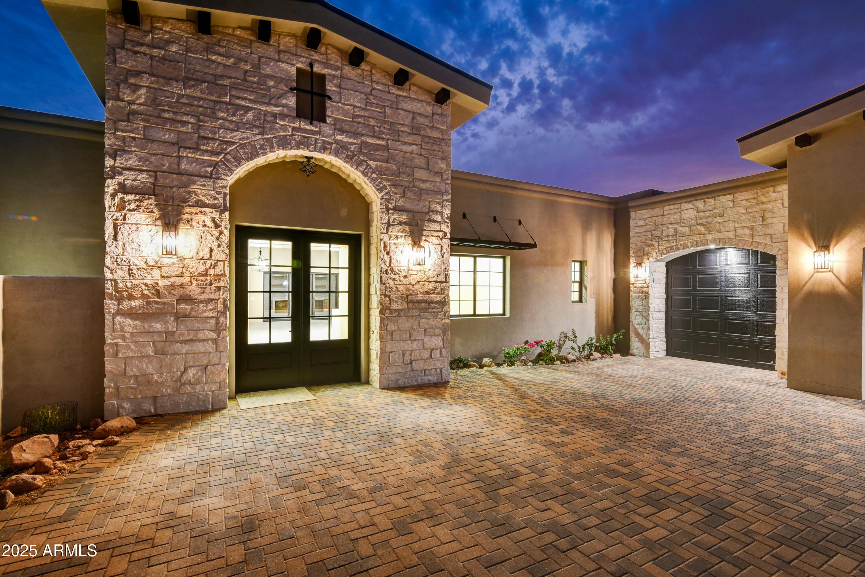 9431 E SUPERSTITION MOUNTAIN Drive