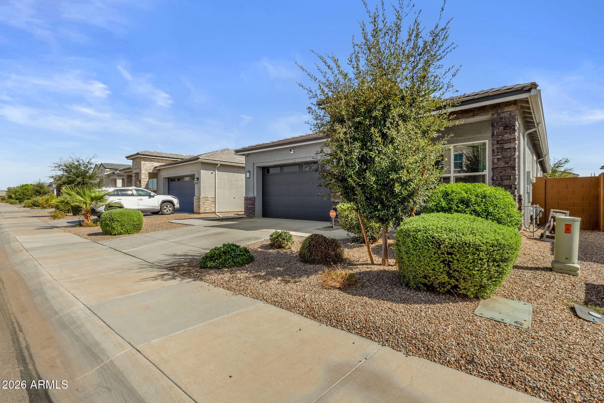 40945 W HILLMAN Drive