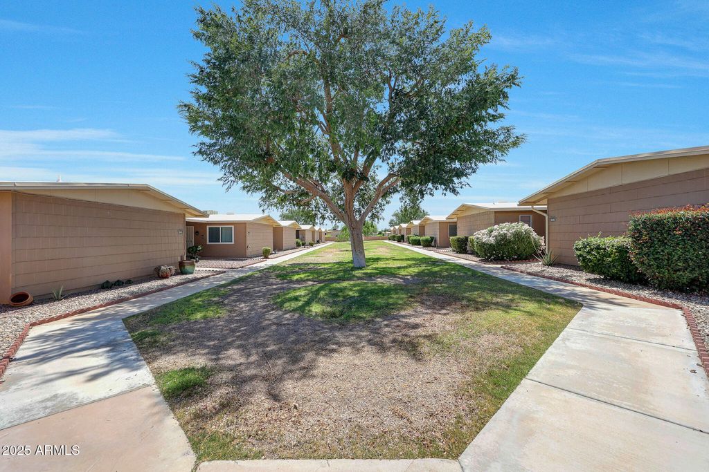 Photo of 17843 N 99th Drive, Sun City, AZ 85373 (MLS # 6874367)