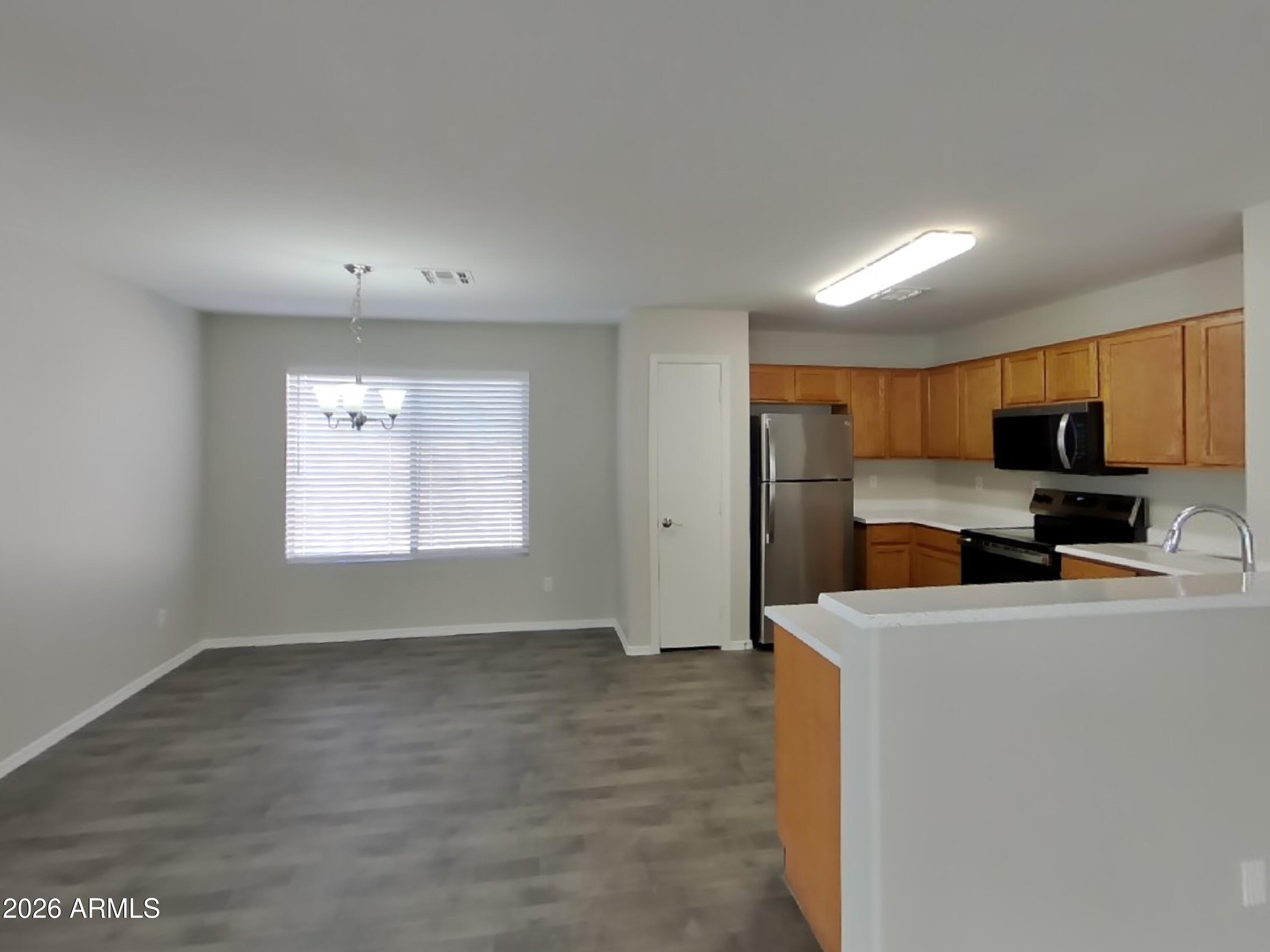 11445 W CAMBRIDGE Avenue