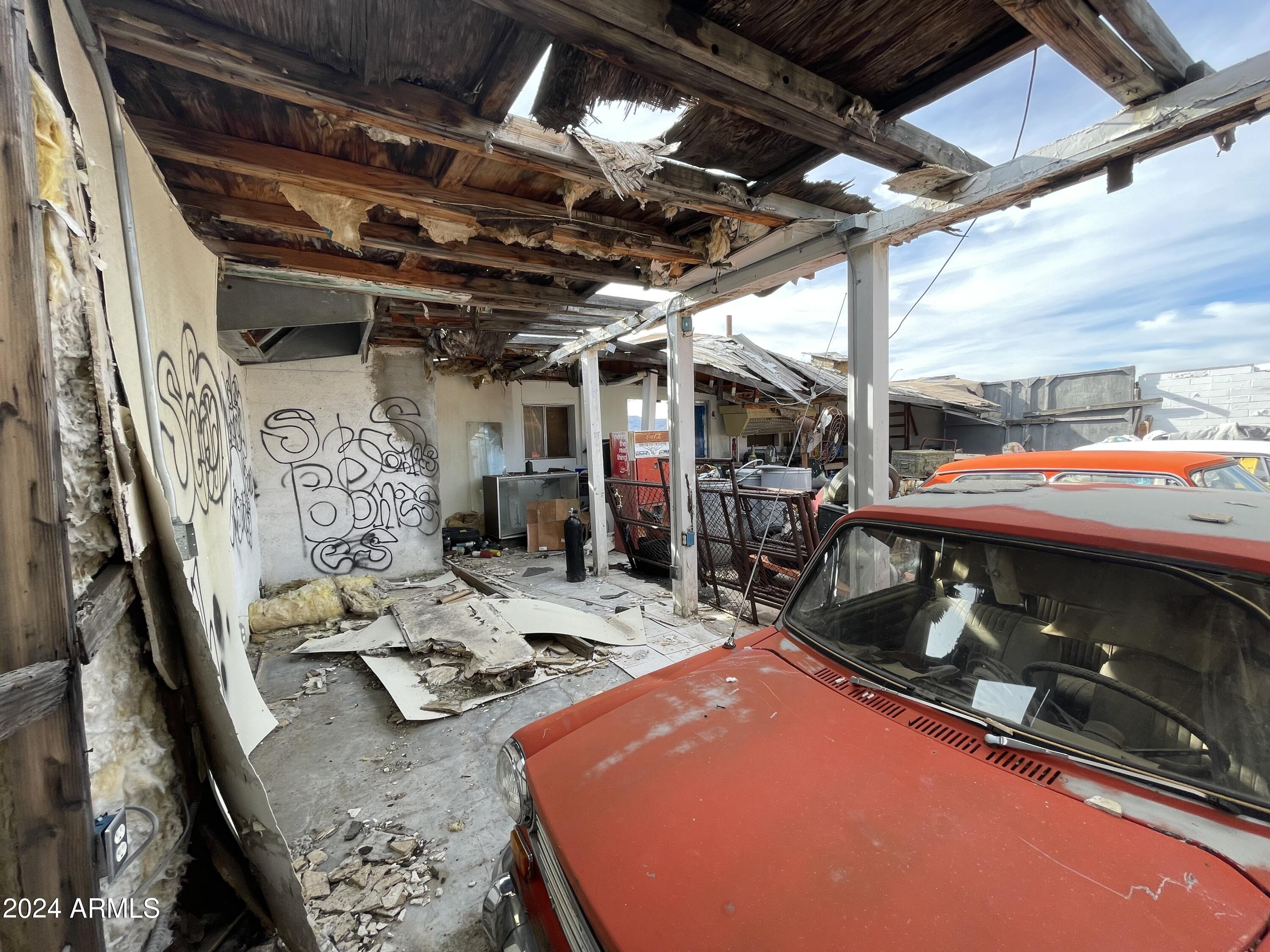 676 W AZ HIGHWAY 177 --