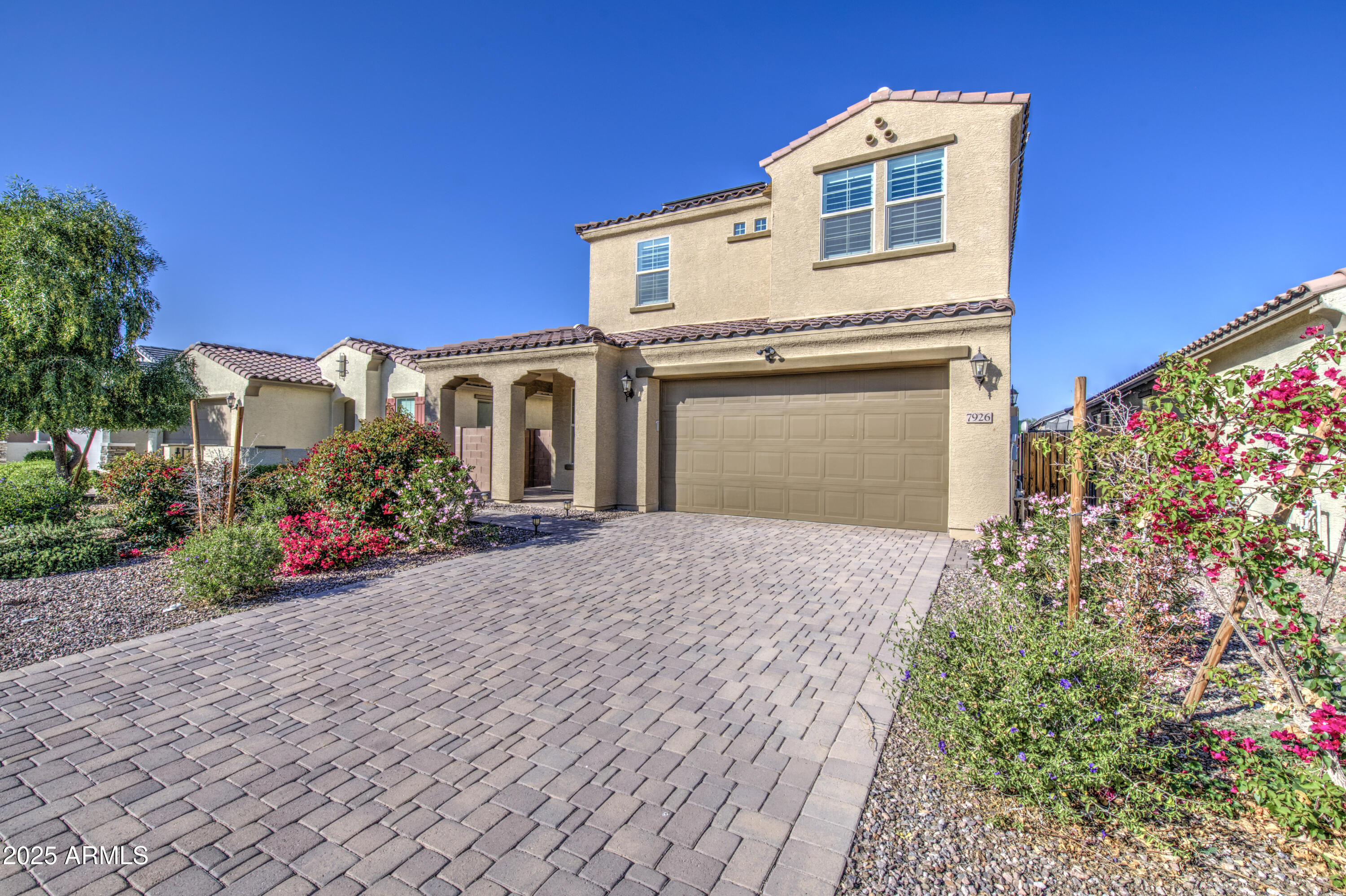 7926 W MEDLOCK Drive