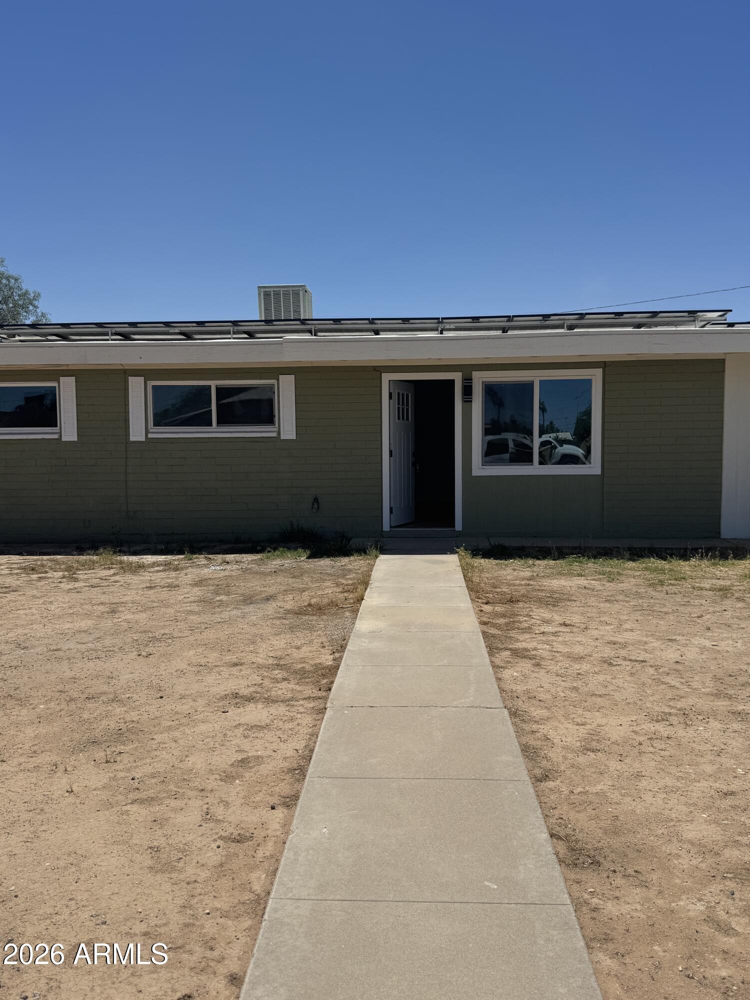 639 W WILSON Avenue