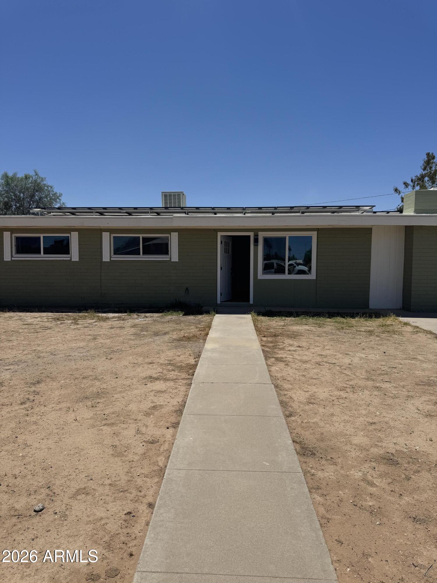 639 W WILSON Avenue
