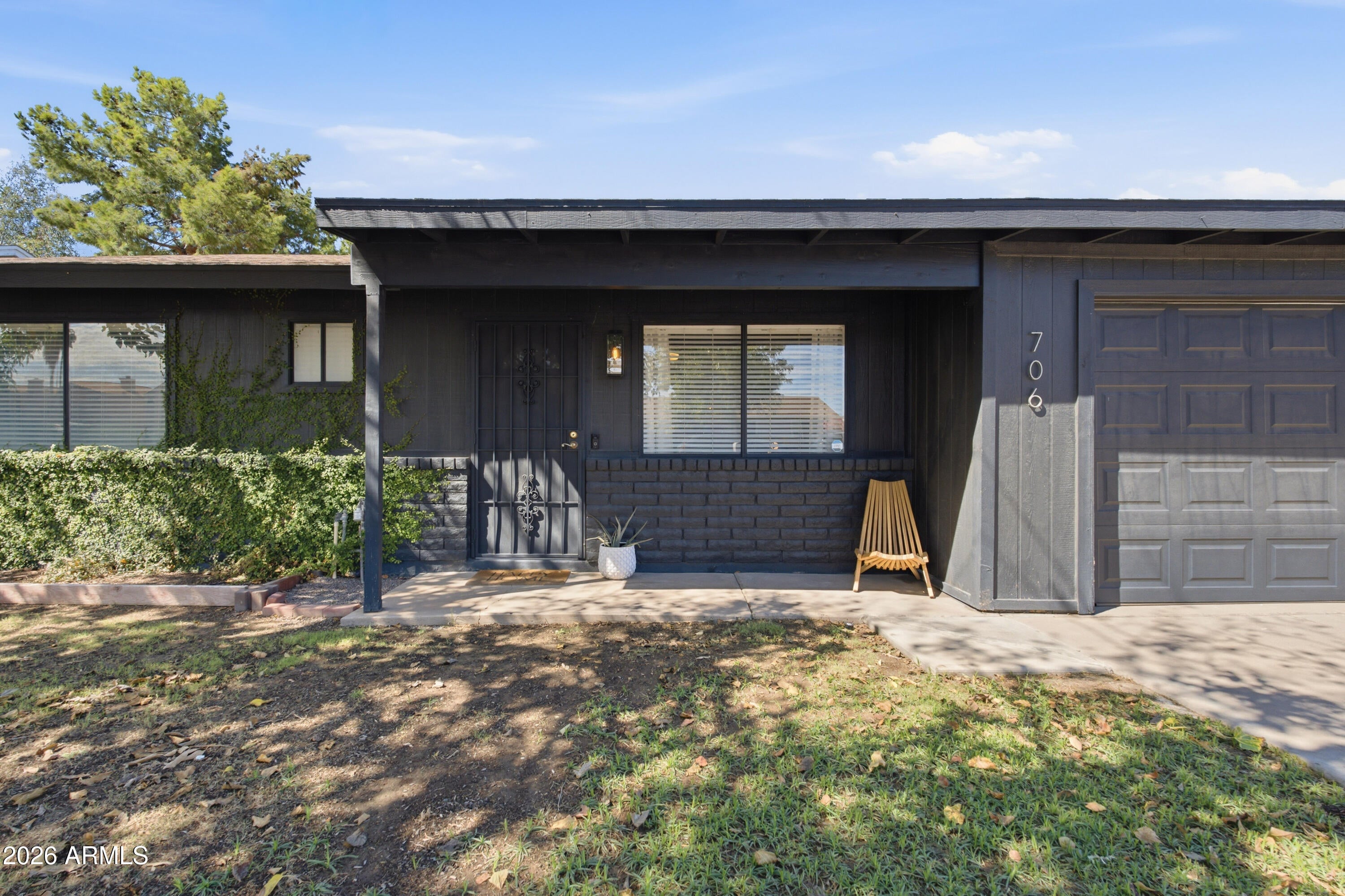 706 N CEDAR Street