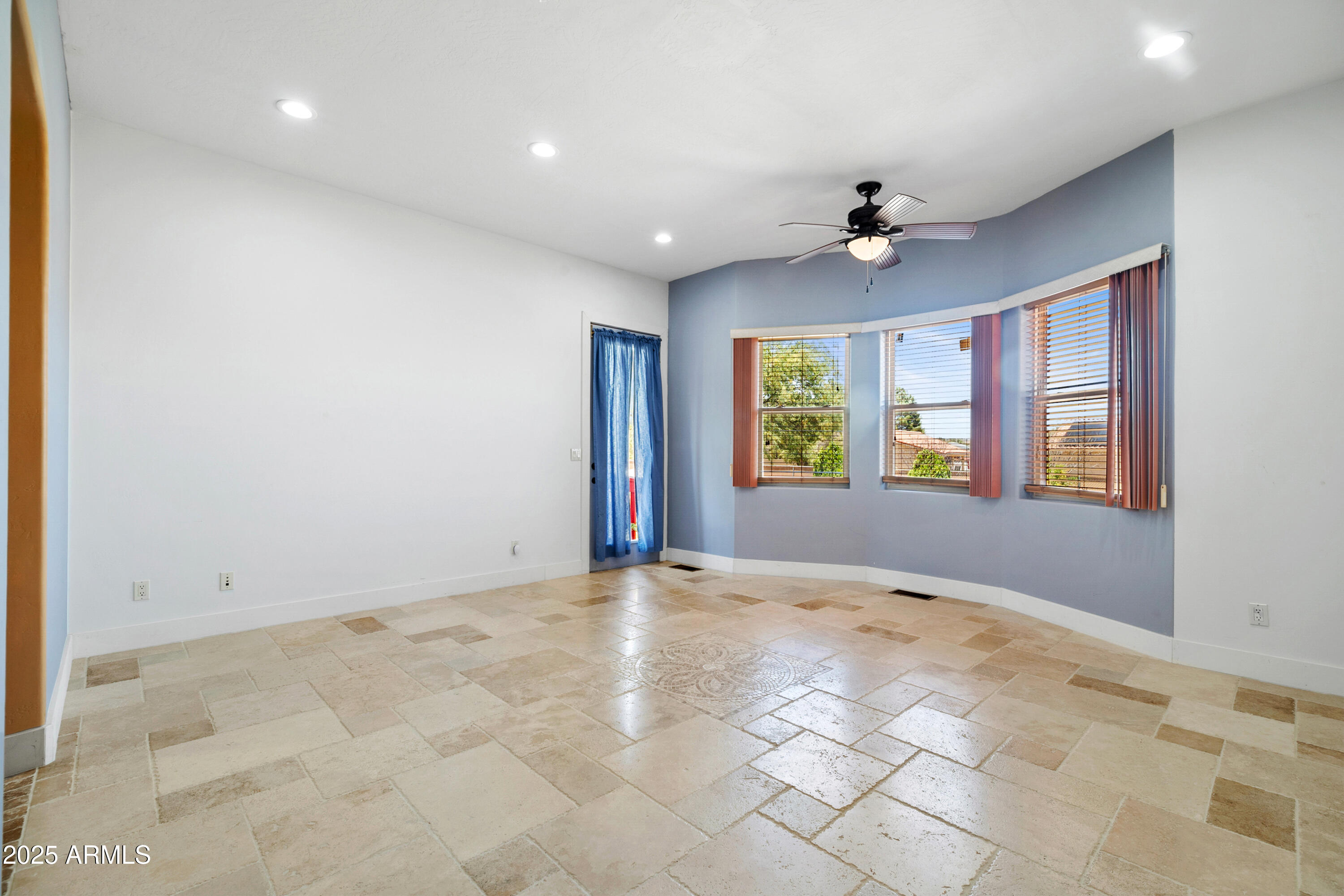 COUNTRY ESTATES UNIT 3 - Residential