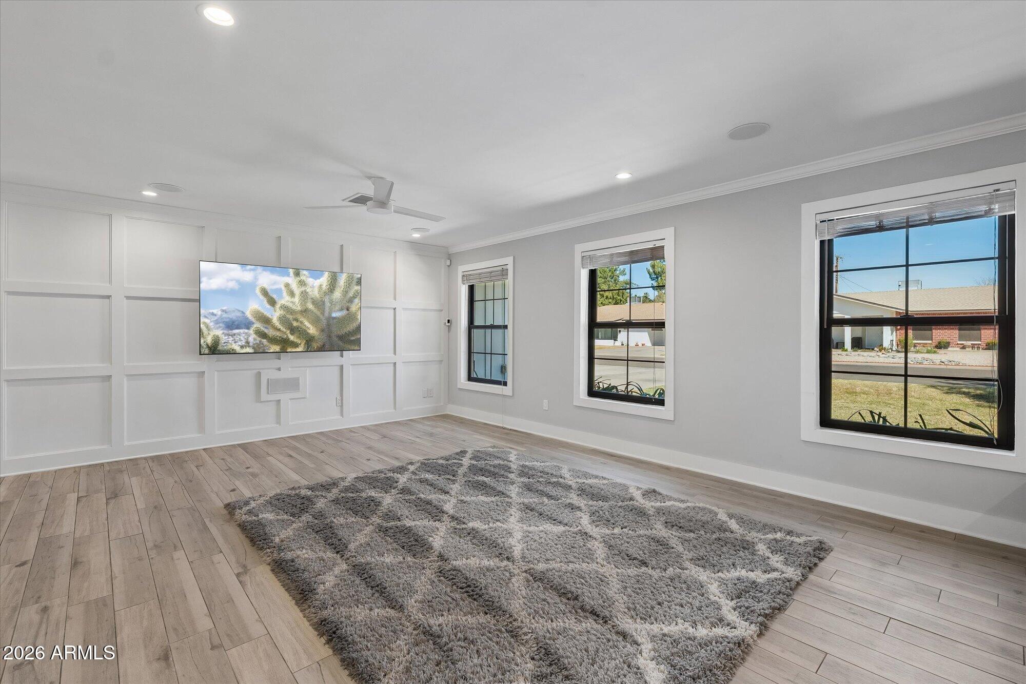 4627 E WILSHIRE Drive