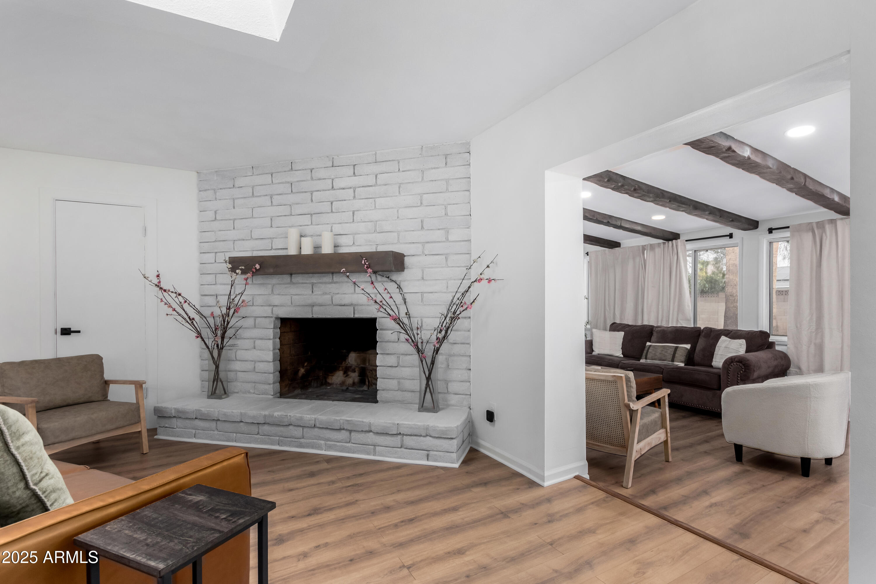 1226 E FAIRMONT Drive