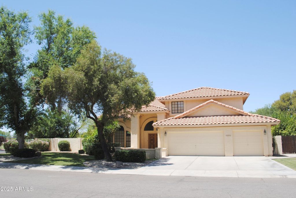 Photo of 9276 S Myrtle Avenue, Tempe, AZ 85284 (MLS # 6896647)