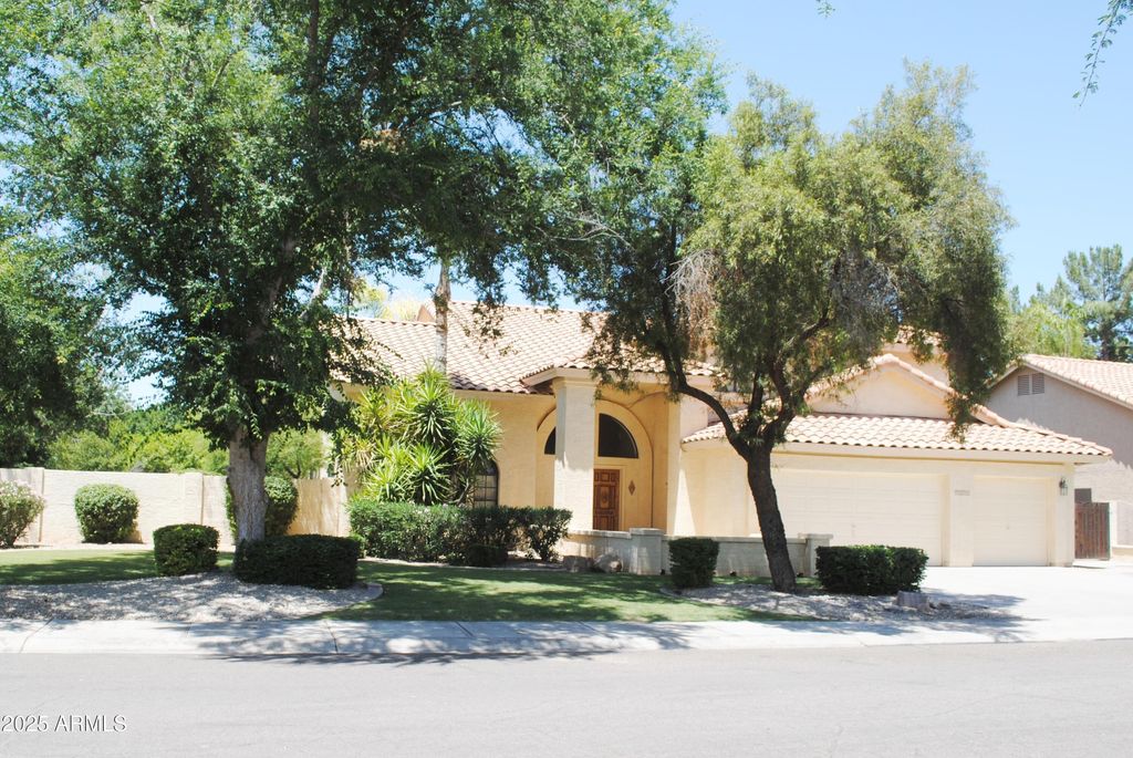Photo of 9276 S Myrtle Avenue, Tempe, AZ 85284 (MLS # 6896647)