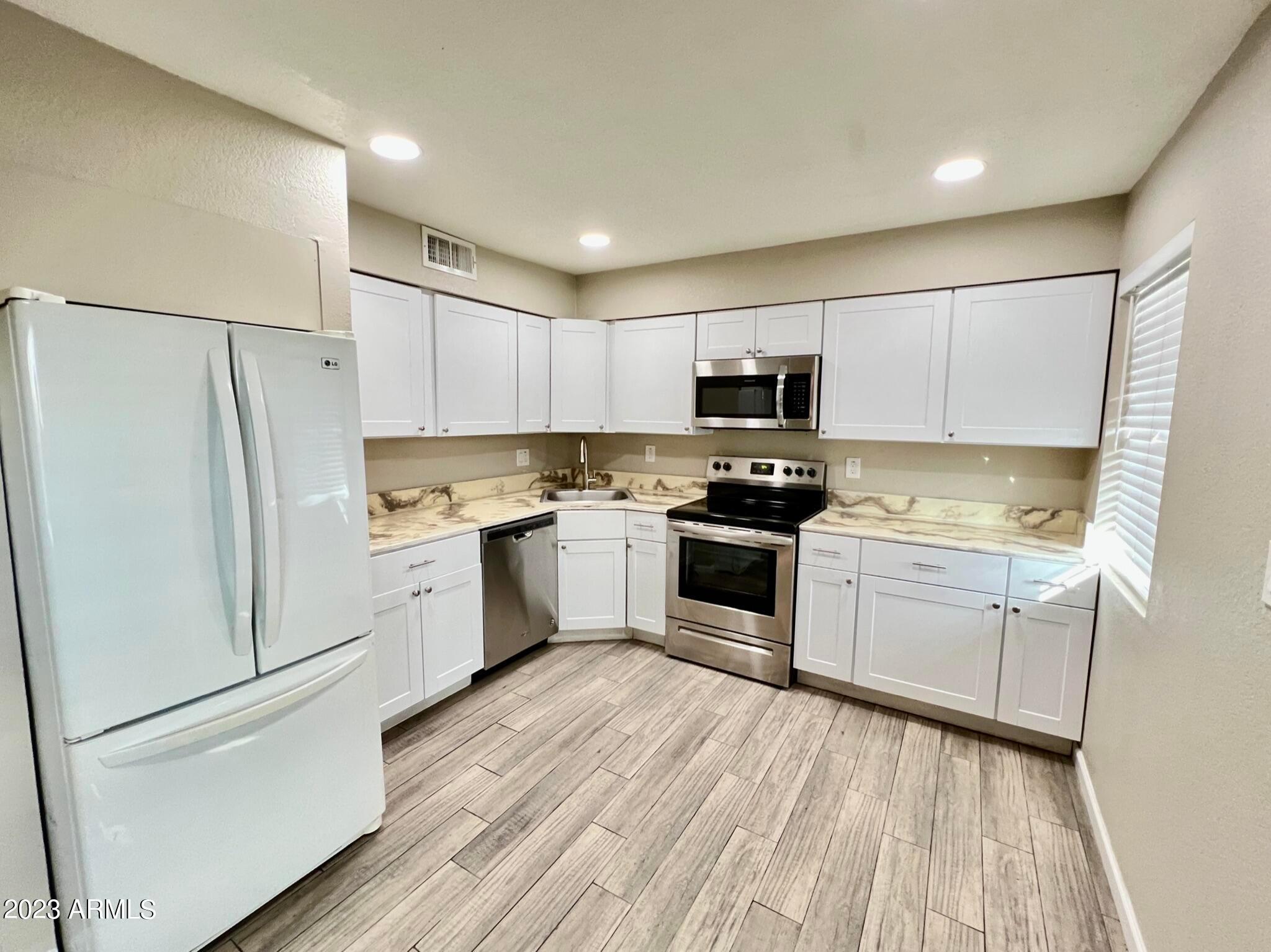 2457 E Pueblo Avenue Apt 1