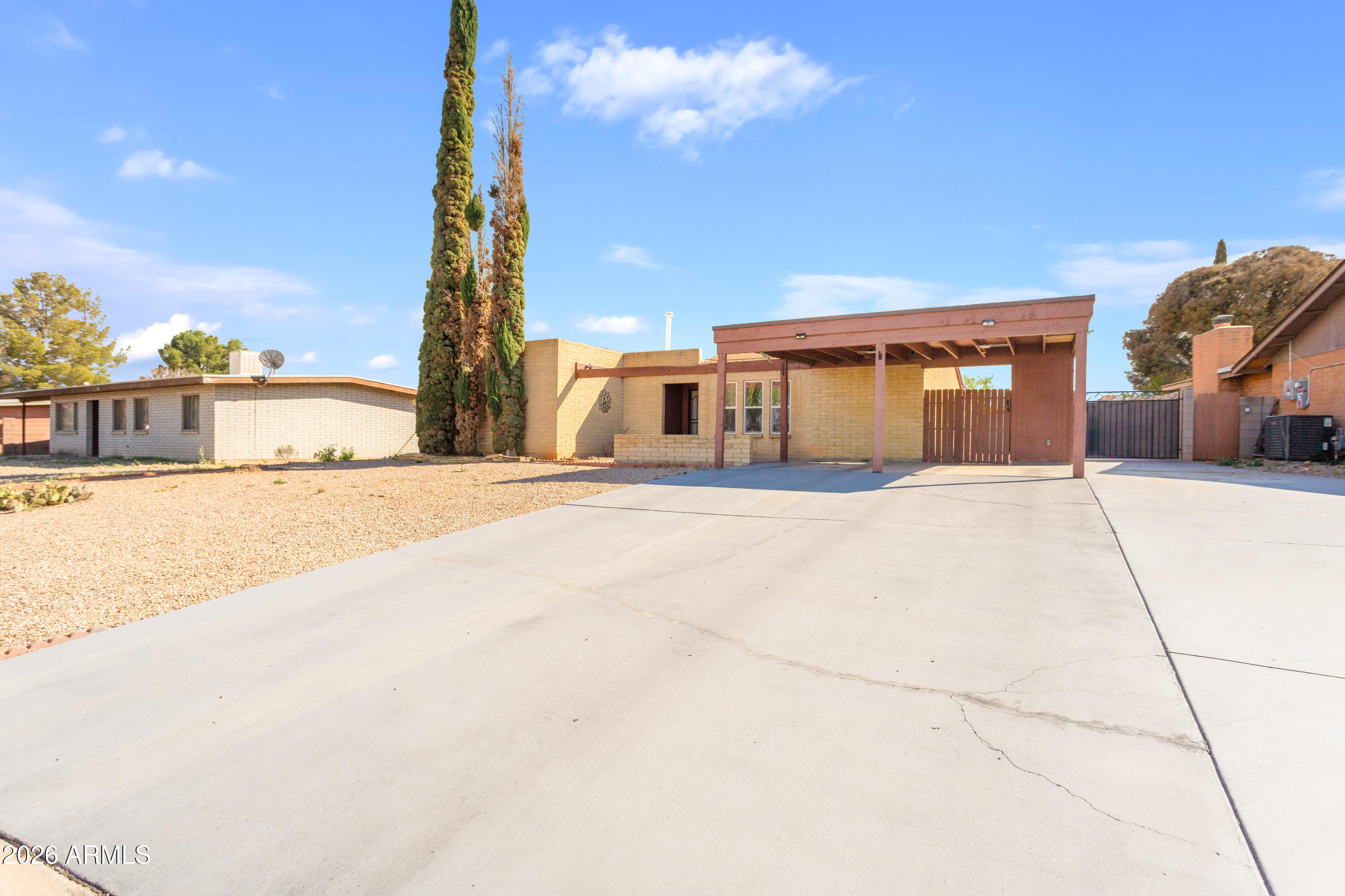 4850 E FOOTHILLS Drive