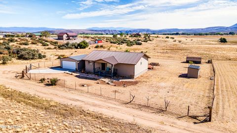 A home in Peeples Valley