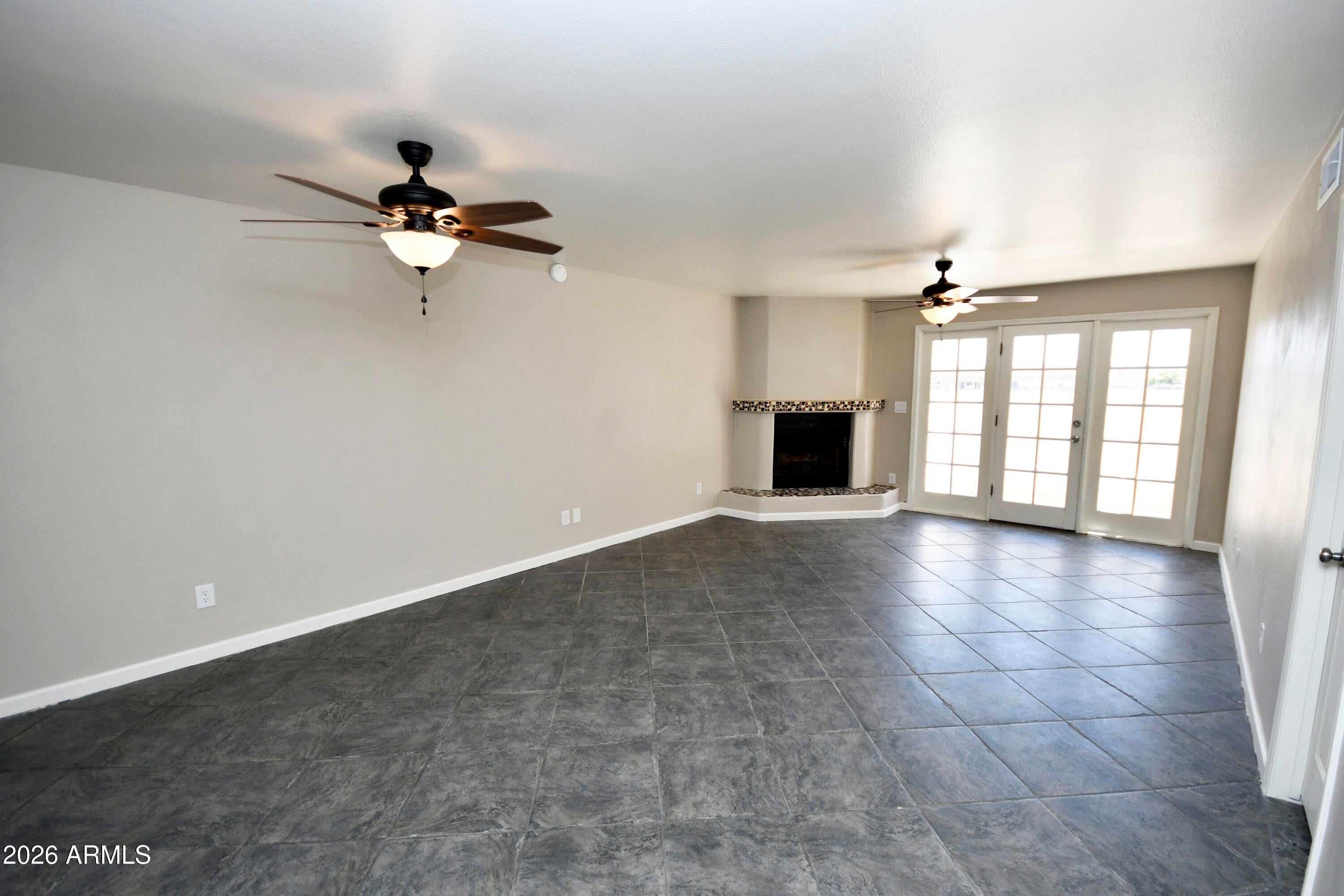 1125 W PASADENA Avenue 6