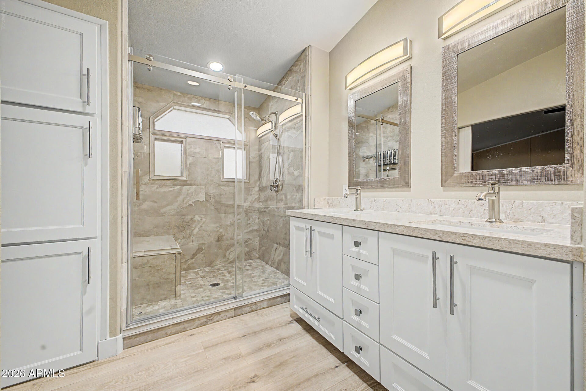 215 N POWER Road 423