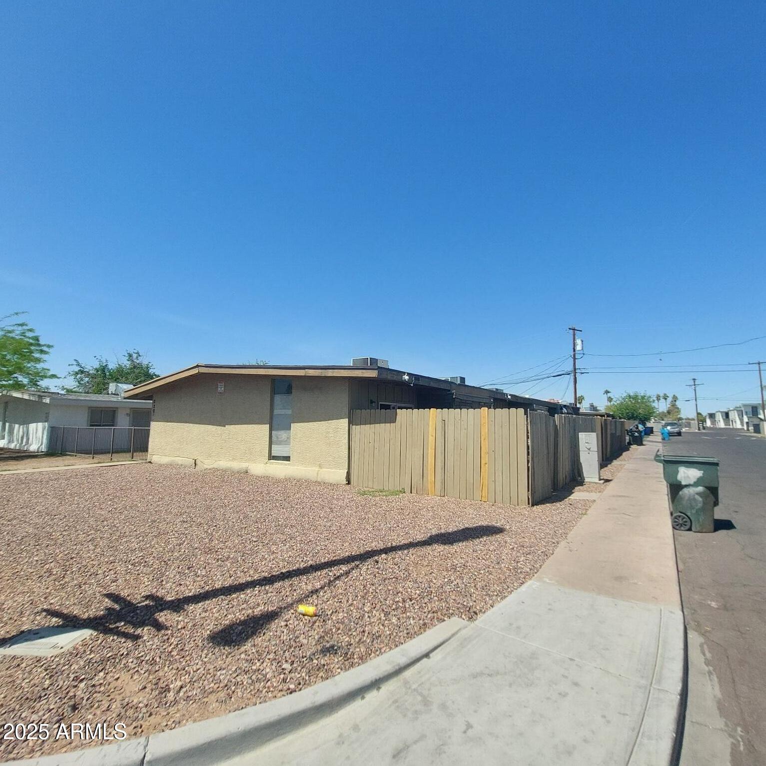 2202 W HEATHERBRAE Drive