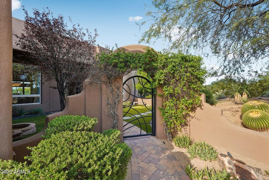 Photo of 30600 N Pima Road #49, Scottsdale, AZ 85266 (MLS # 6944809)