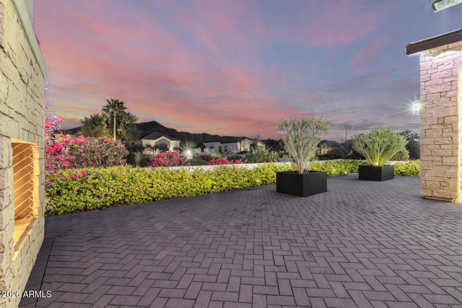 ENCANTO REAL - Residential
