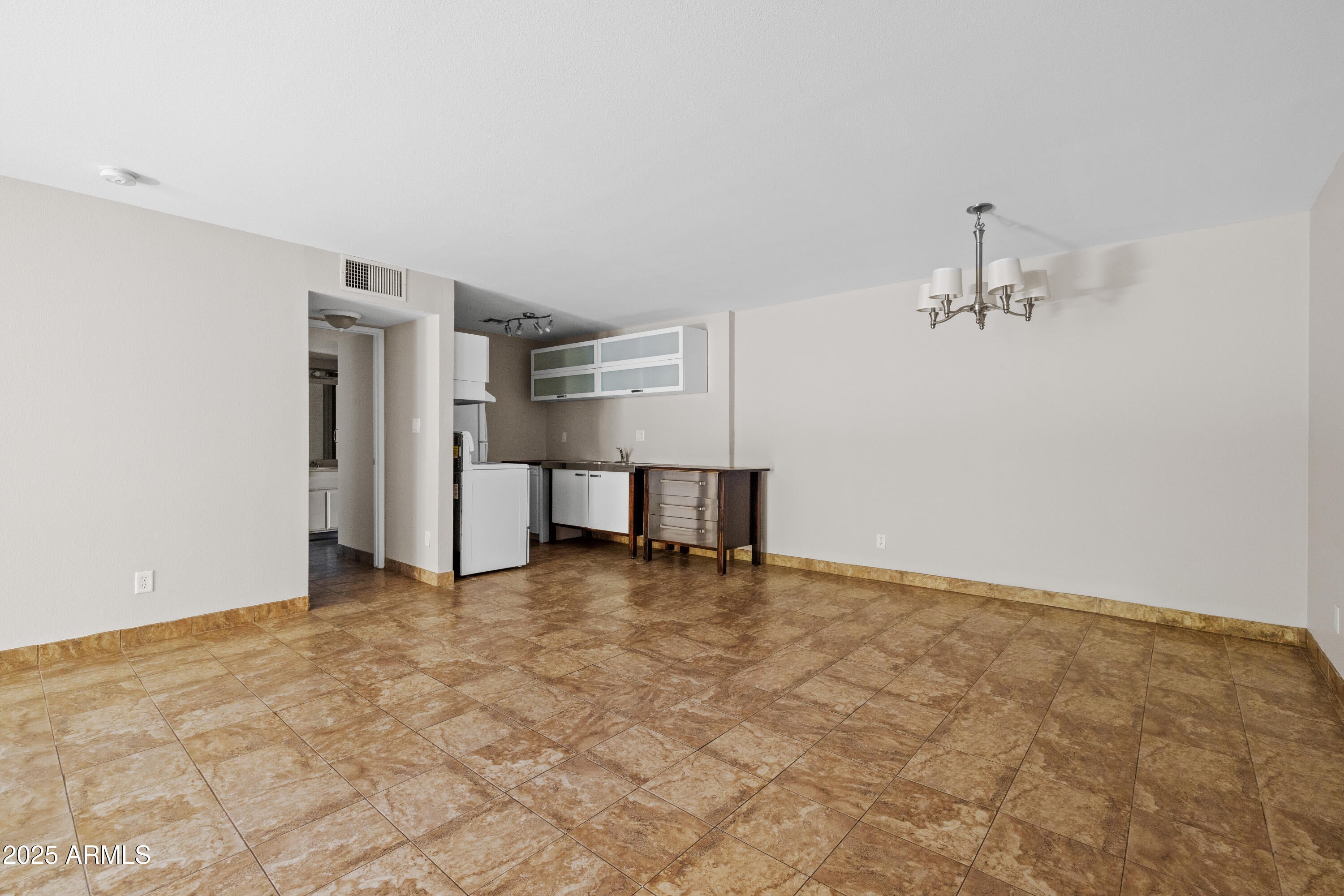 5525 E THOMAS Road R11