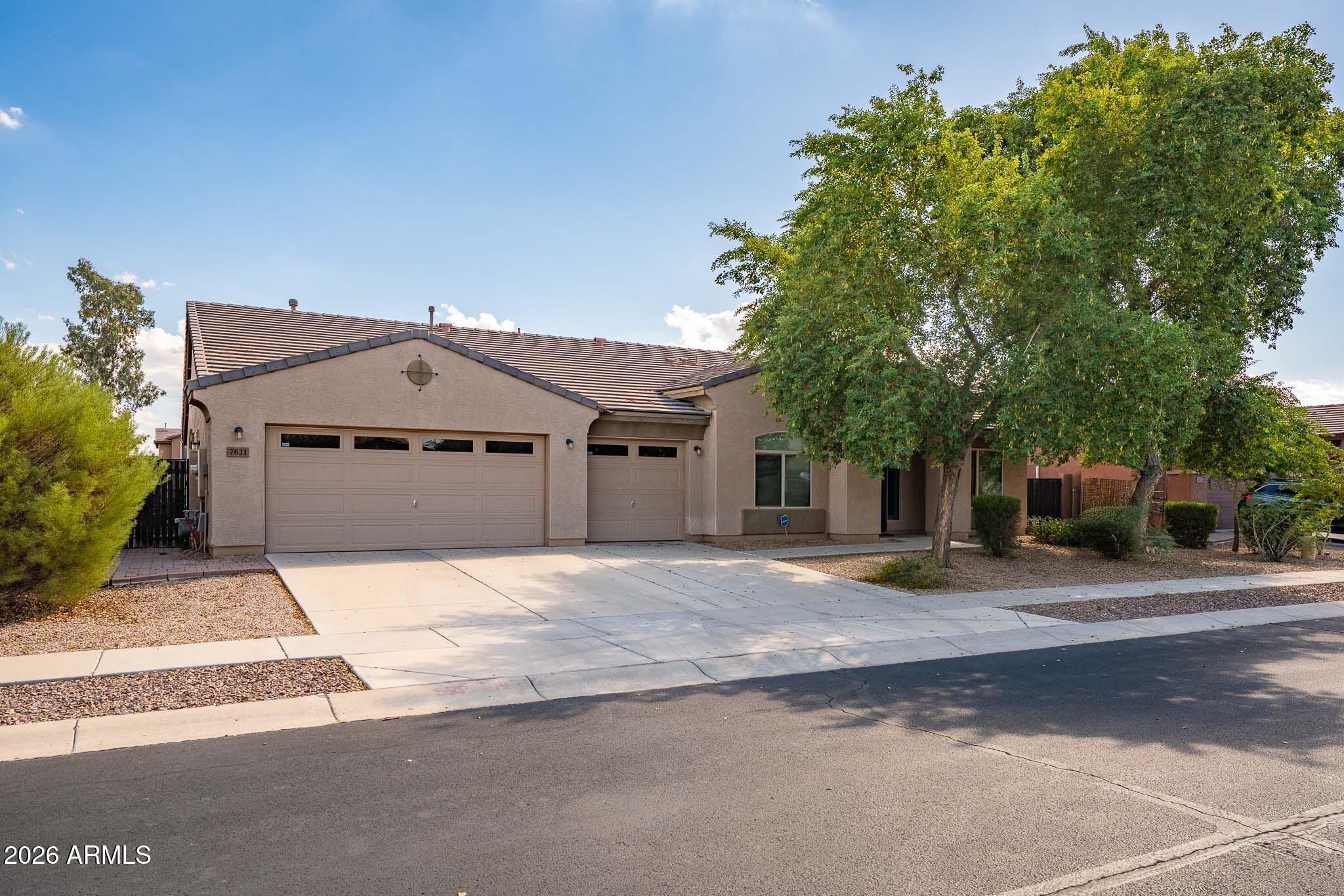 7621 W PECK Drive