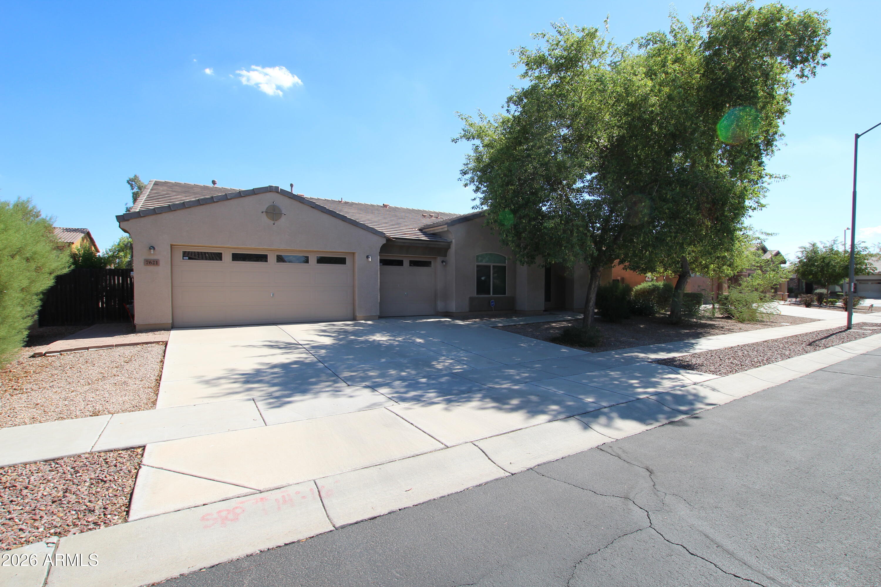 7621 W PECK Drive