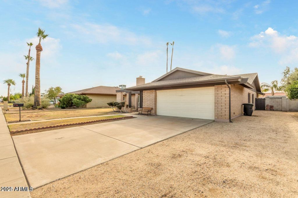 Photo of 4409 W Orchid Lane, Glendale, AZ 85302 (MLS # 6948524)