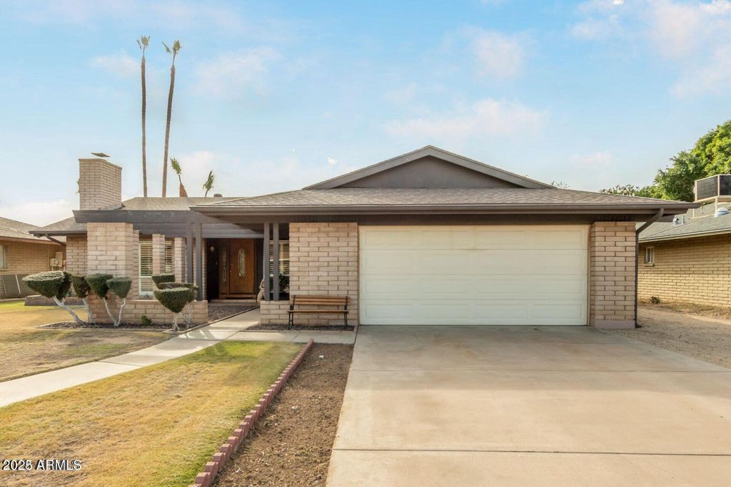 Photo of 4409 W Orchid Lane, Glendale, AZ 85302 (MLS # 6948524)