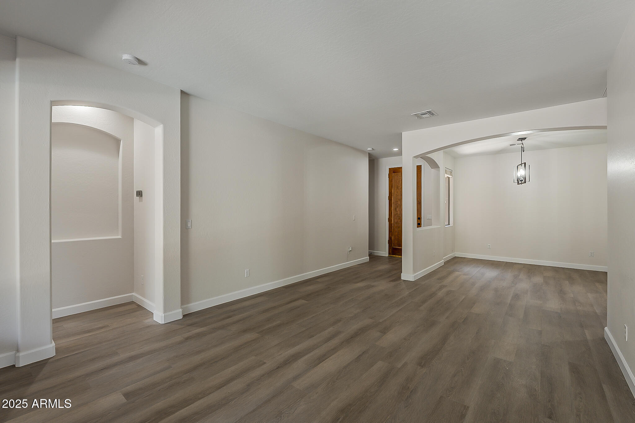 180 W ROADRUNNER Drive