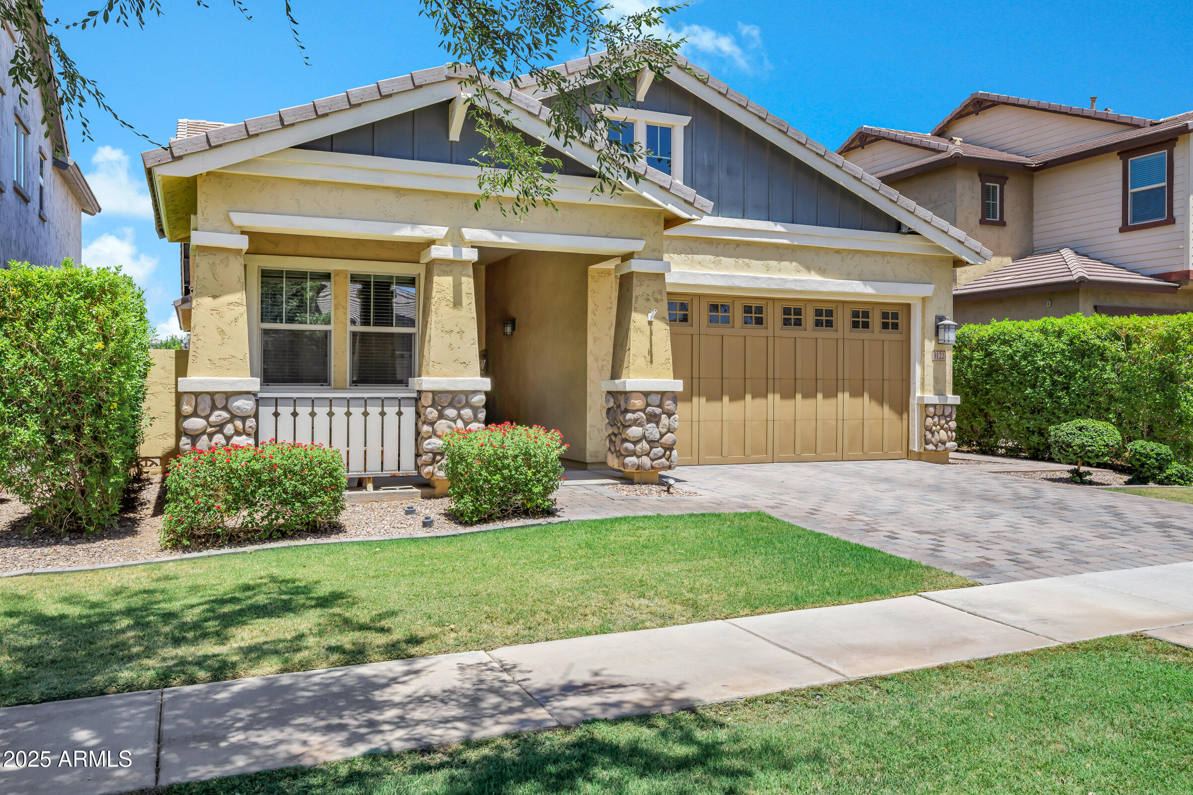 3122 E APPALOOSA Road