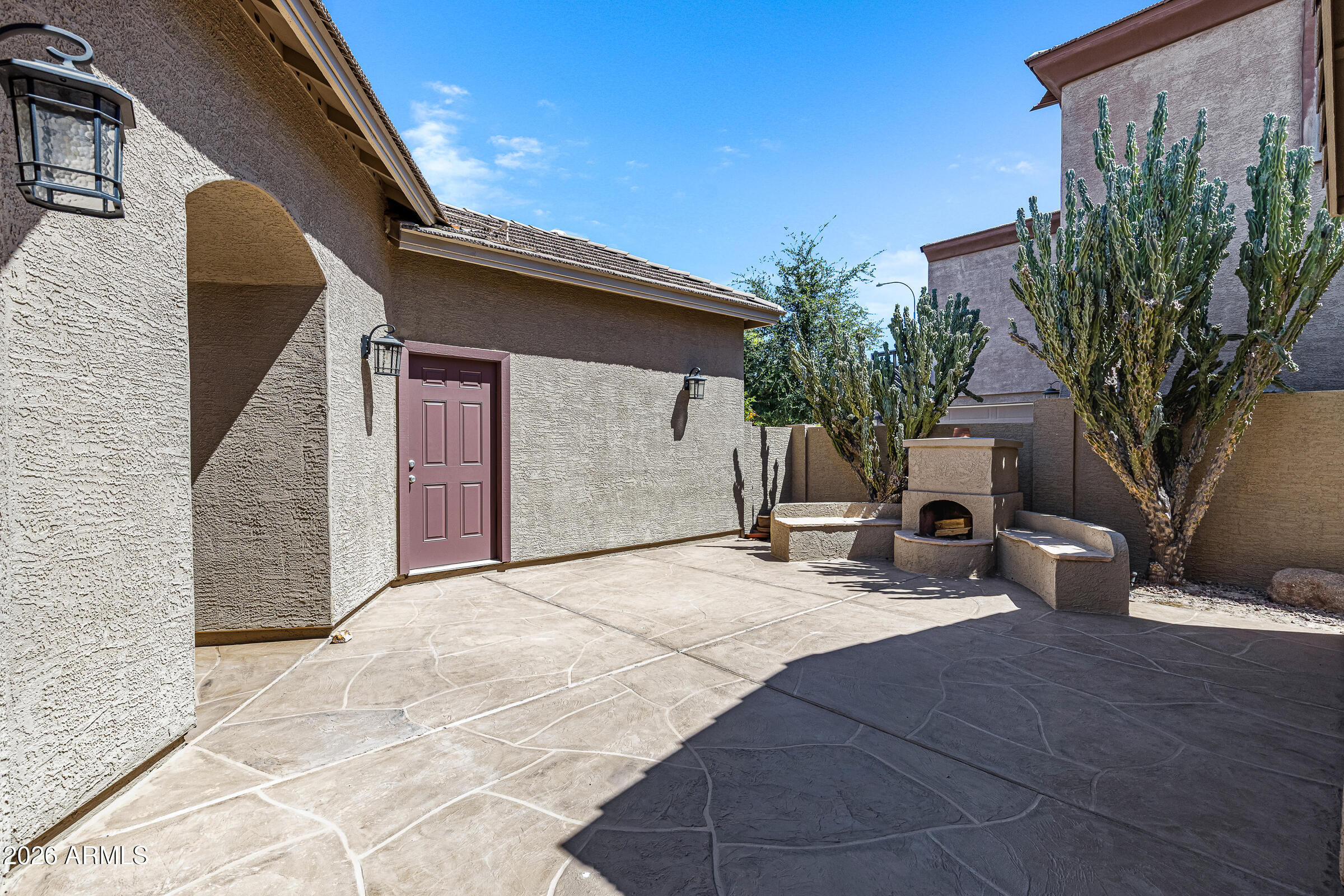 2557 E DOGWOOD Drive