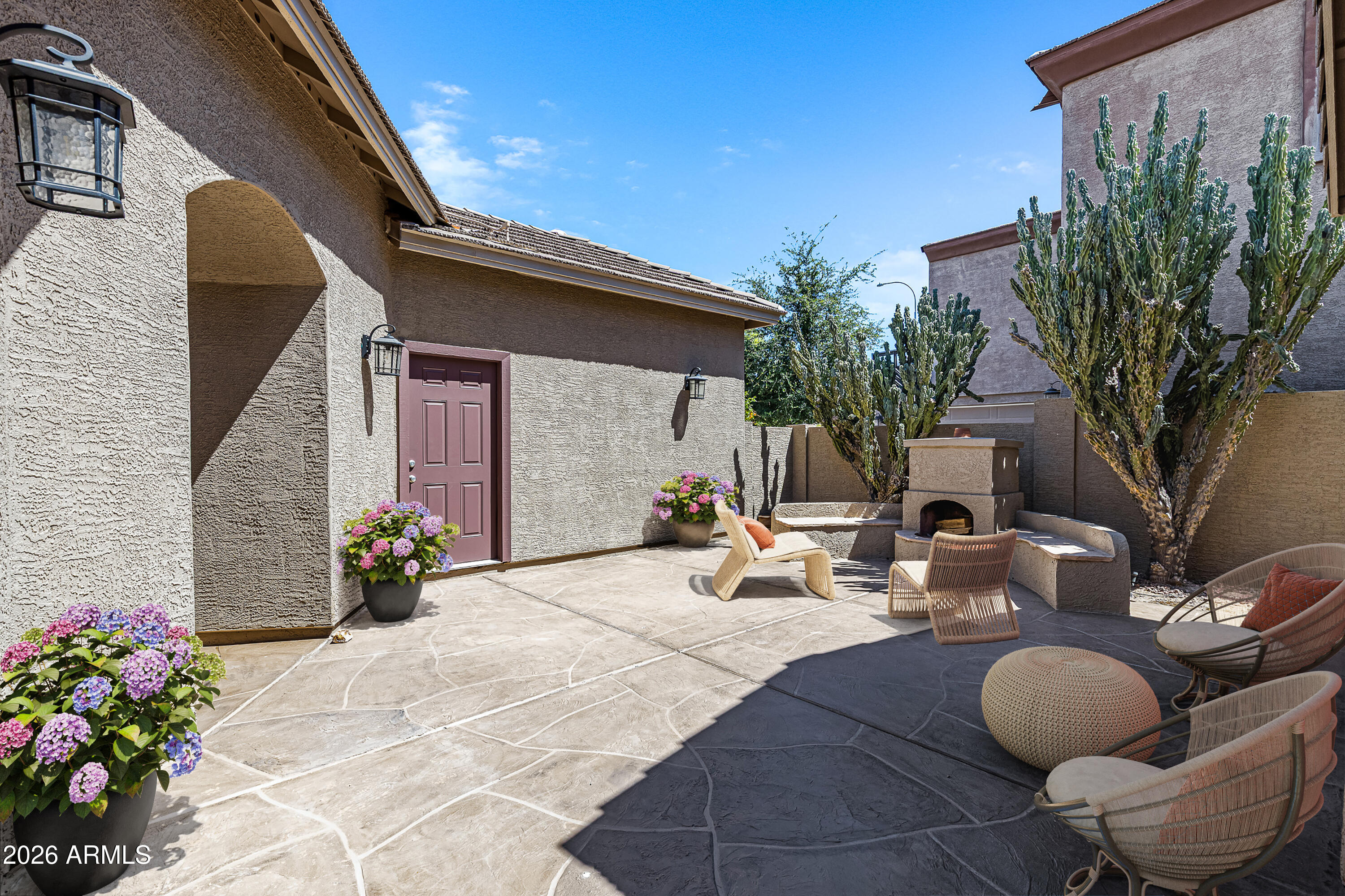 2557 E DOGWOOD Drive