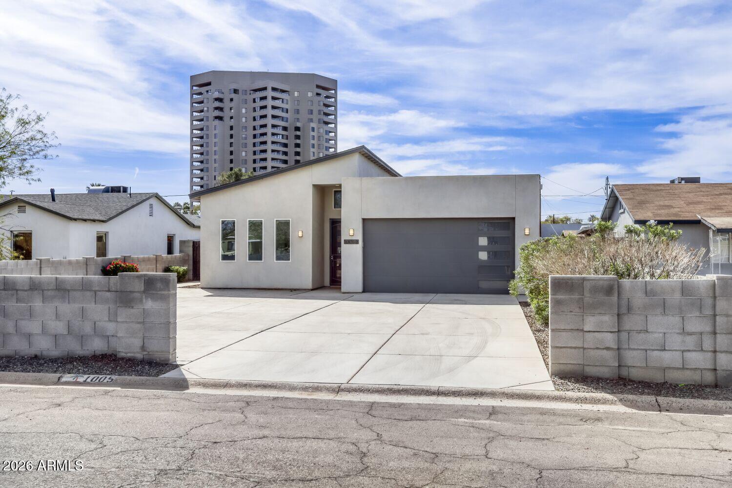 1005 E WELDON Avenue